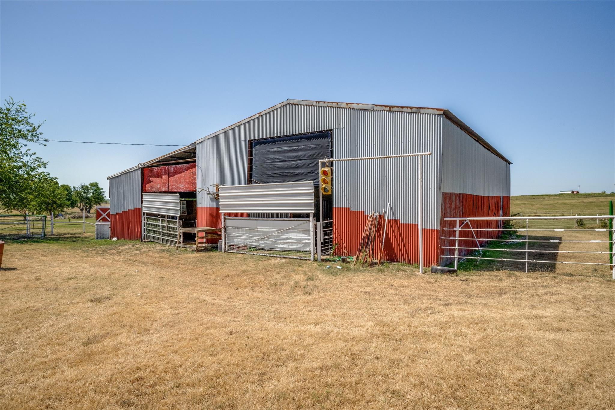 main property photo 34