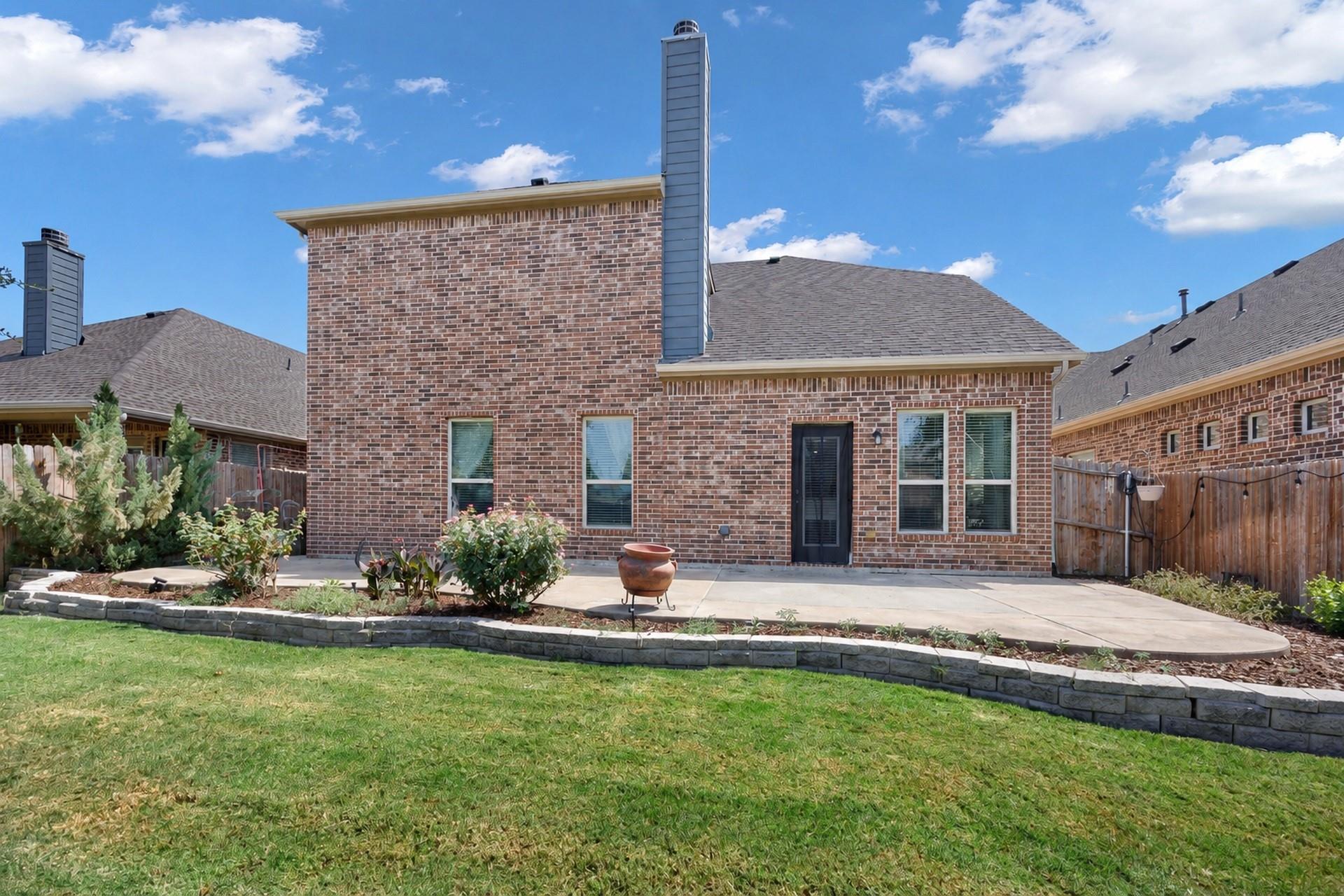 main property photo 30