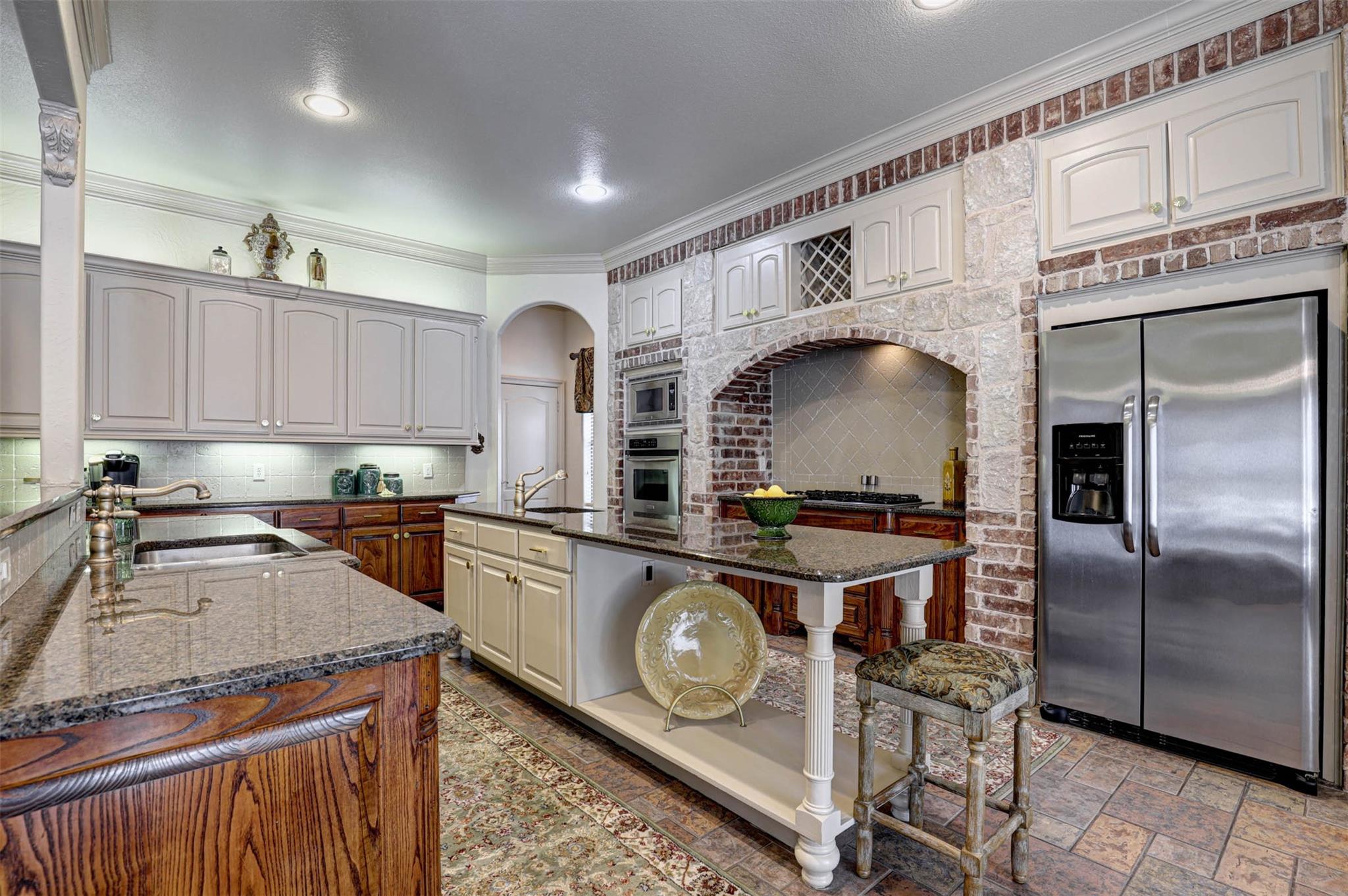 main property photo 10