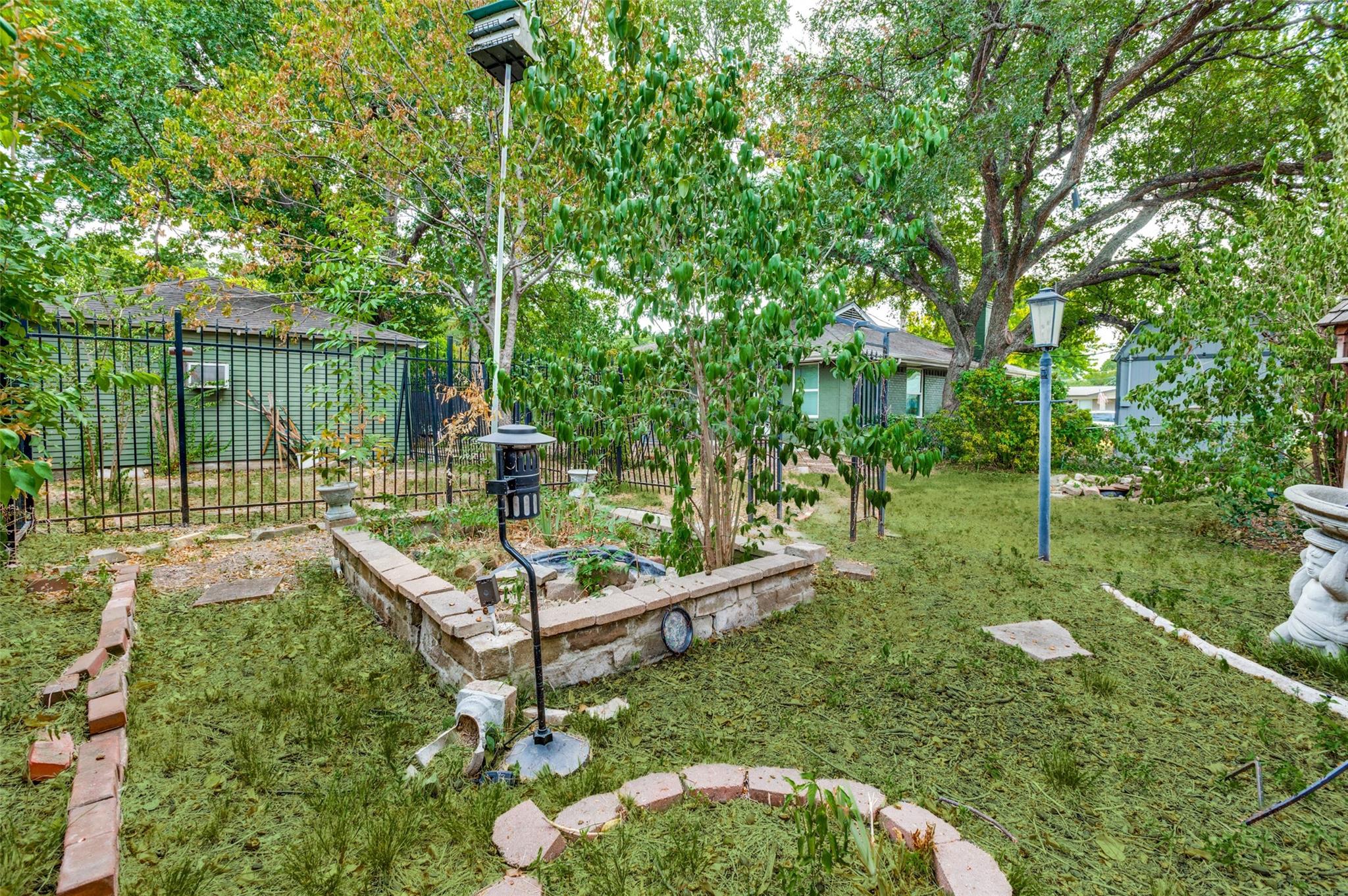 main property photo 23