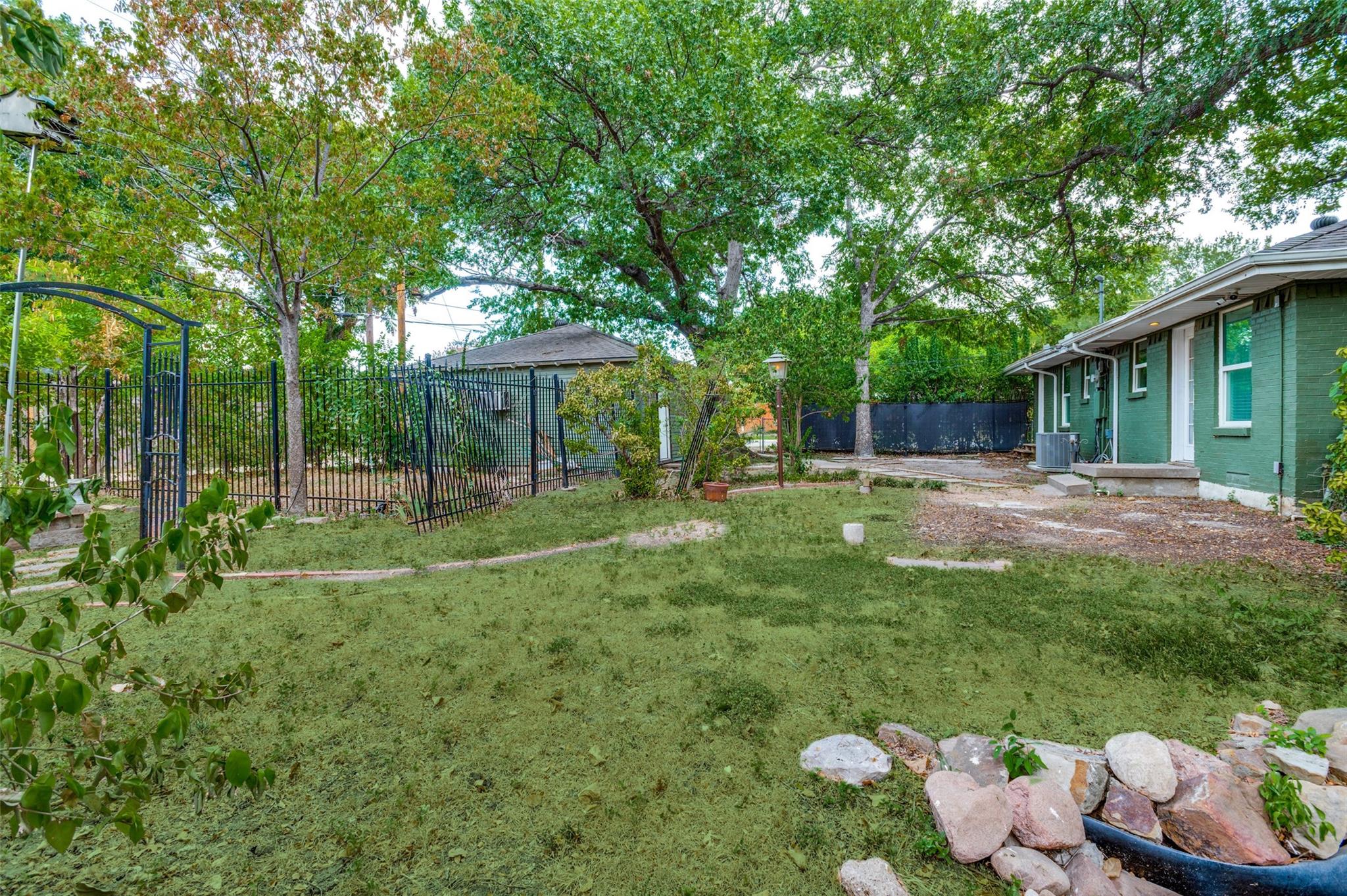 main property photo 24