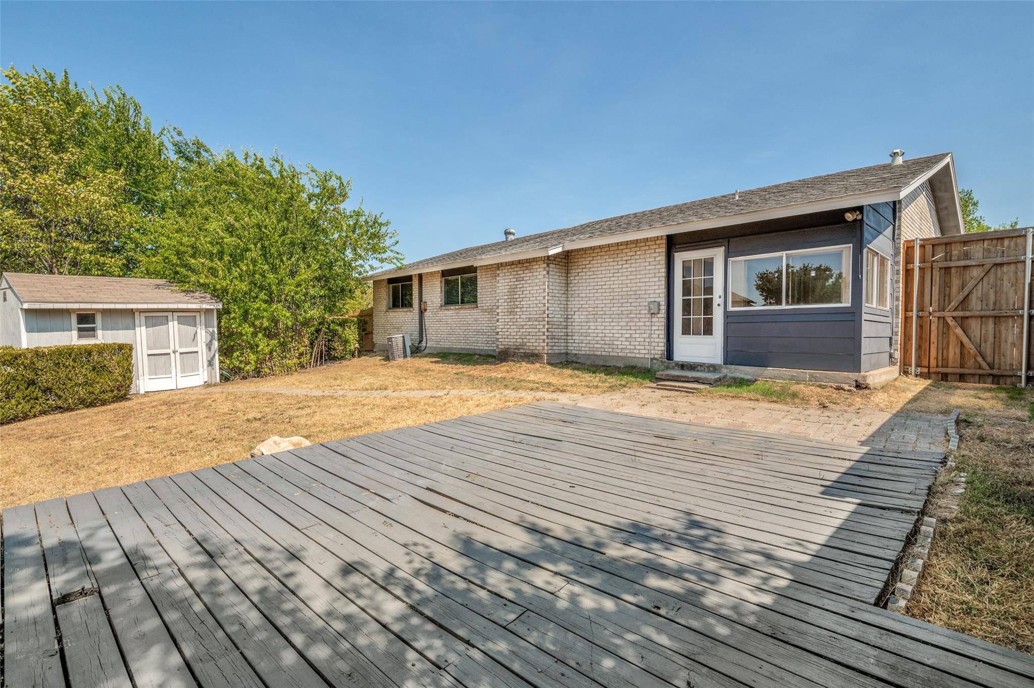 main property photo 23