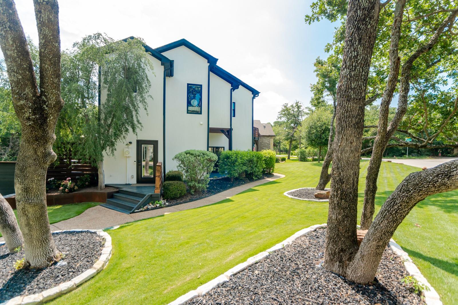 main property photo 3
