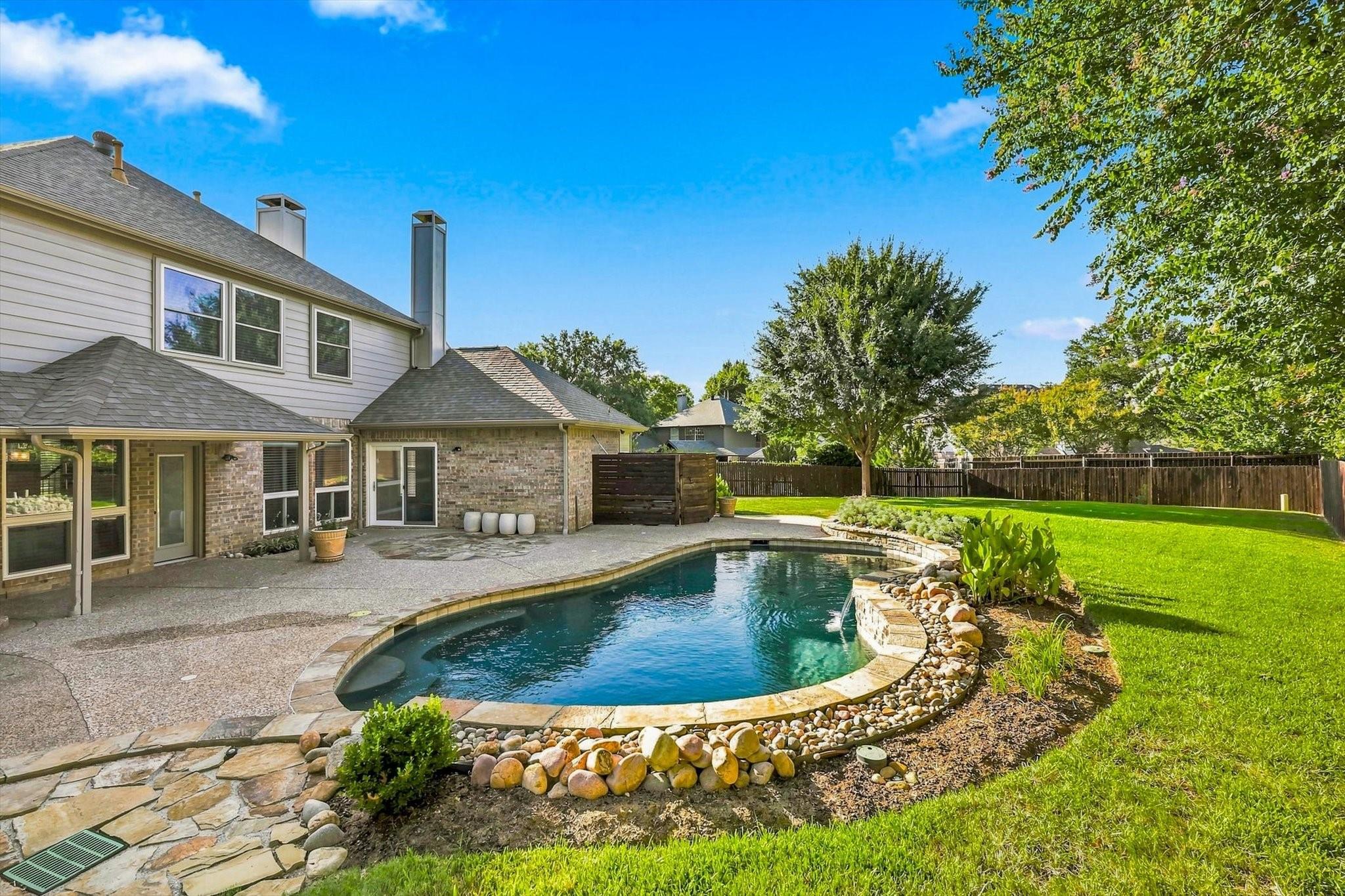 main property photo 32