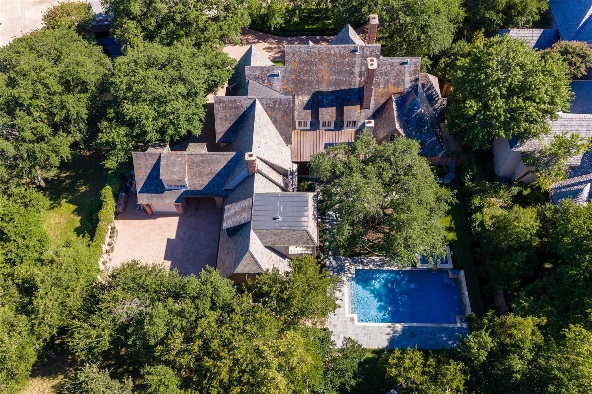 main property photo 37