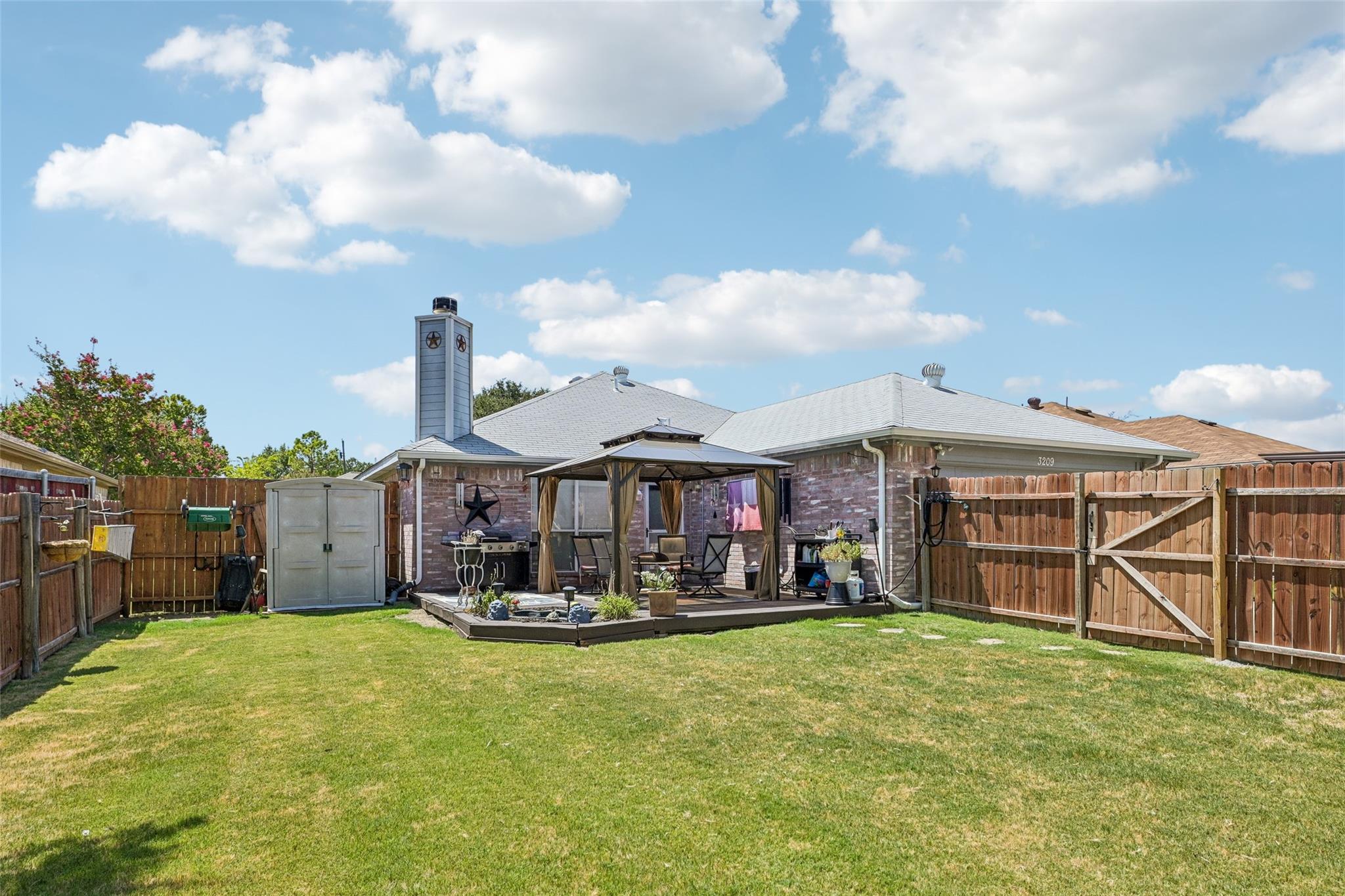 main property photo 28