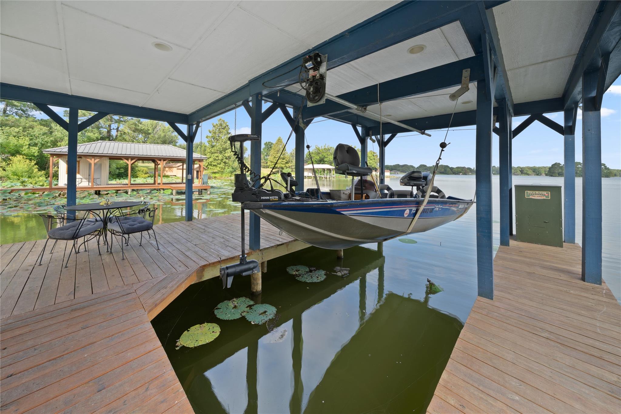 main property photo 33
