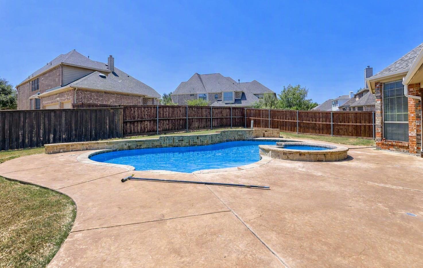 main property photo 15