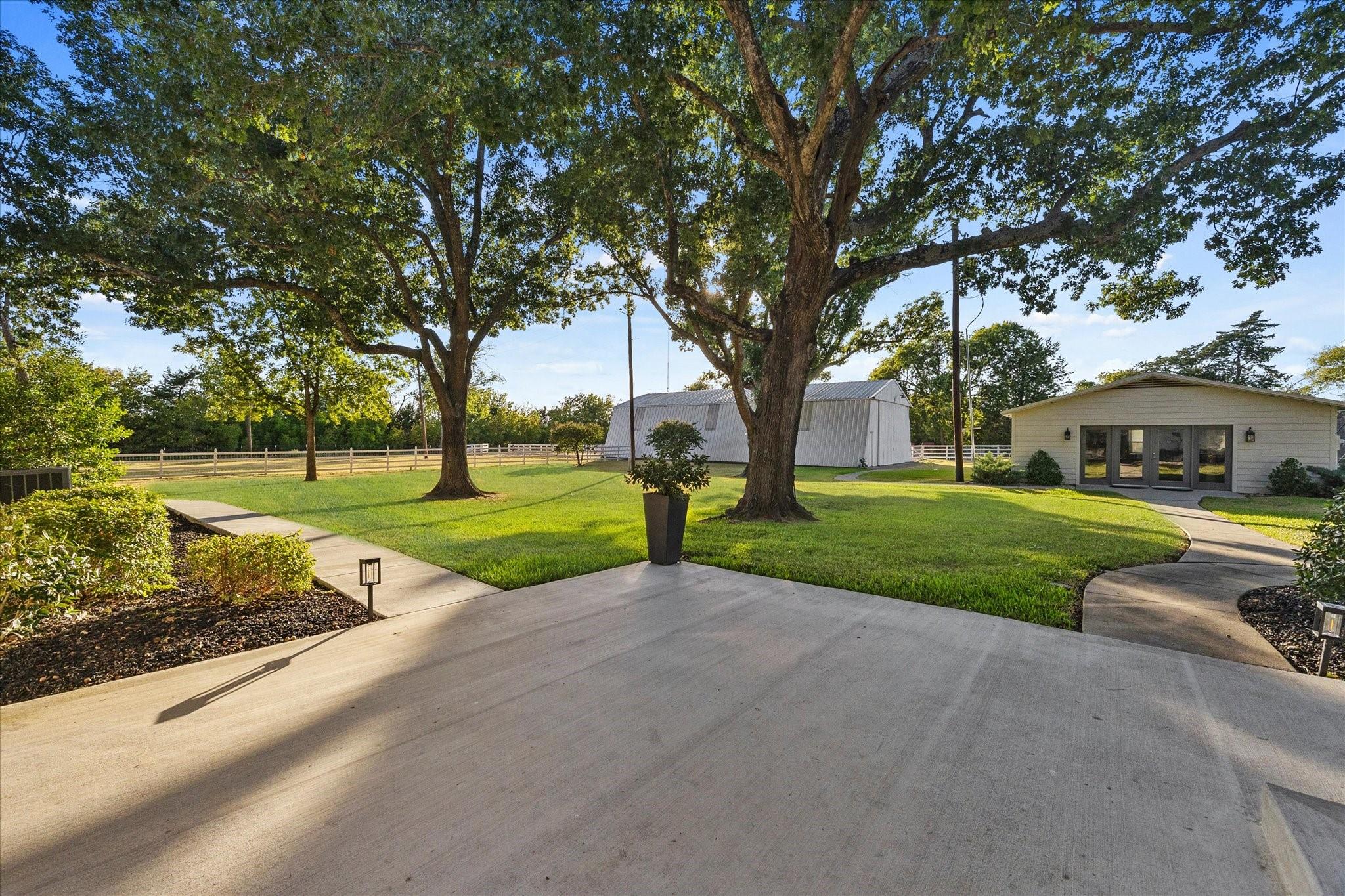main property photo 33