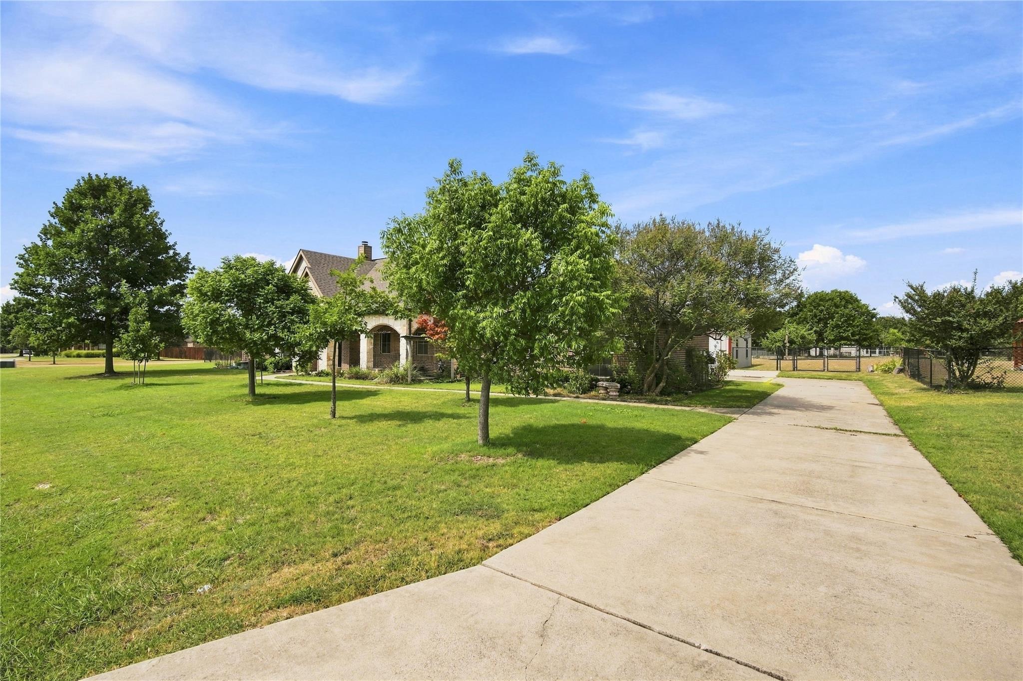 main property photo 3