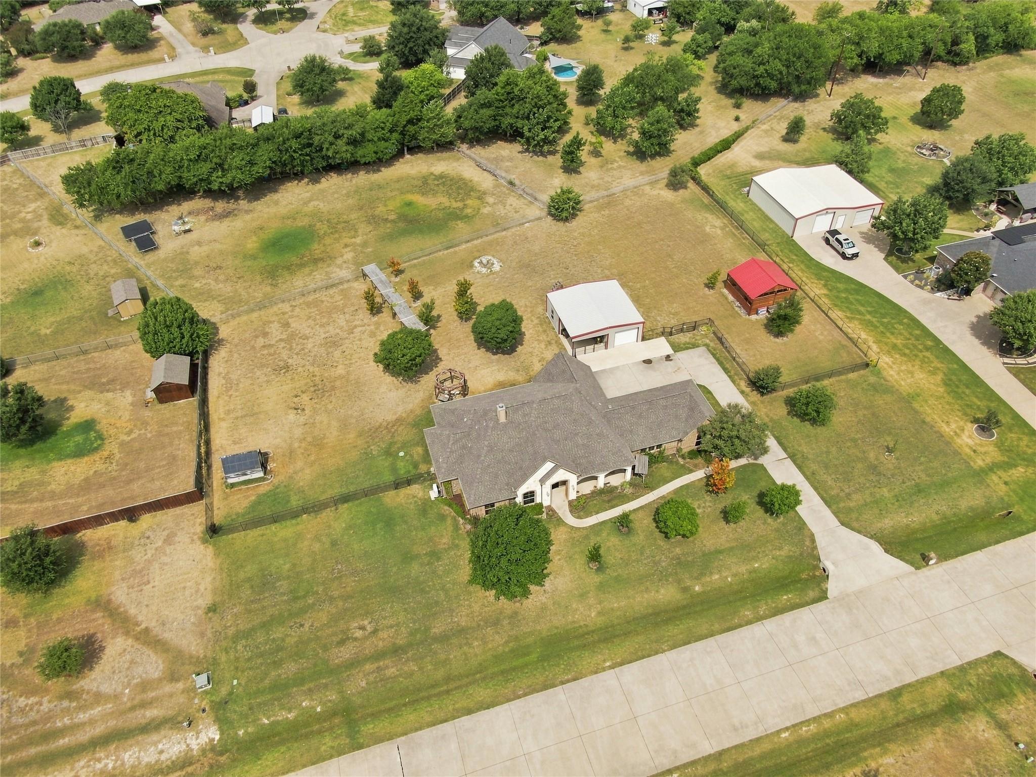 main property photo 9