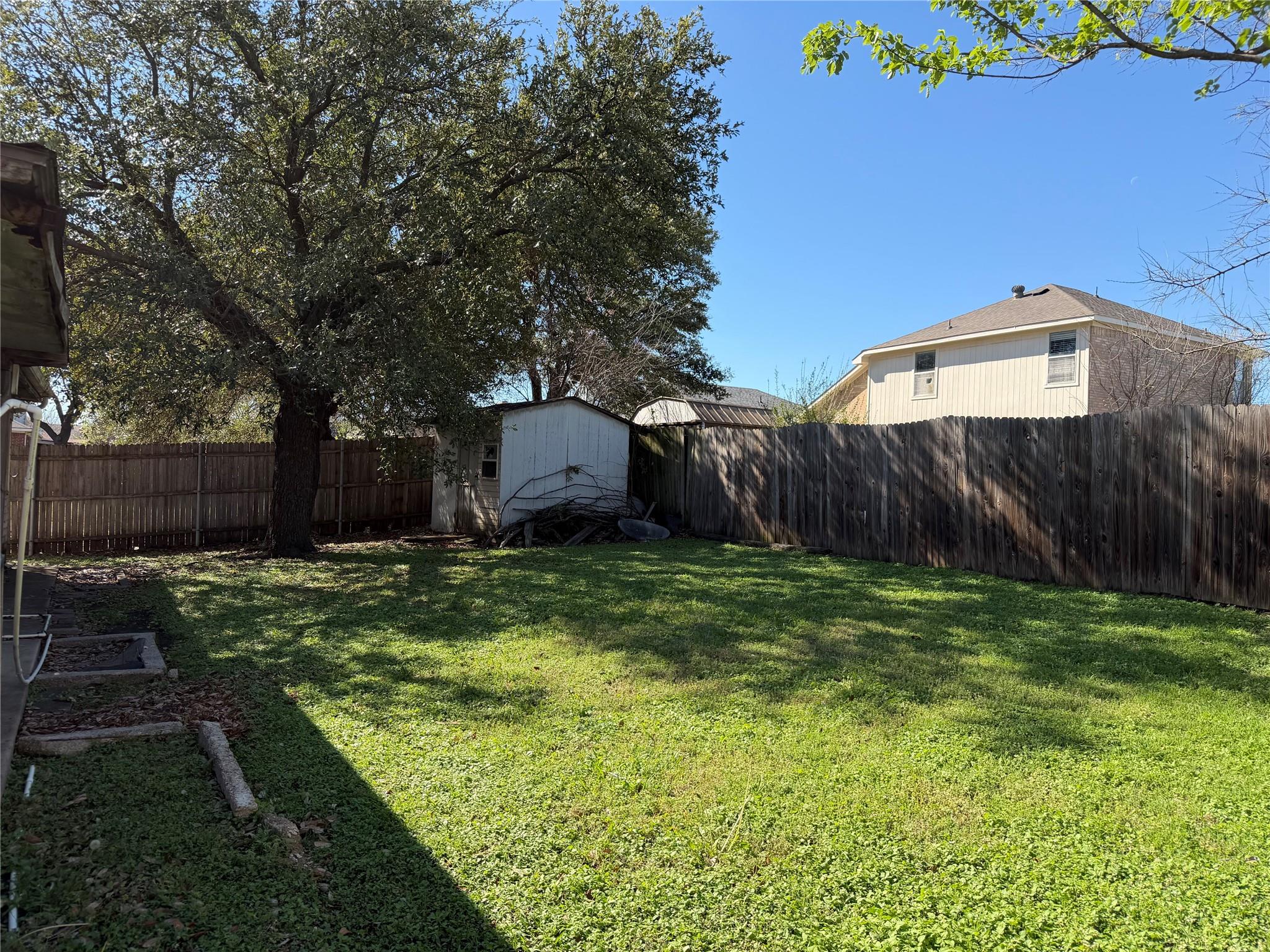 main property photo 16