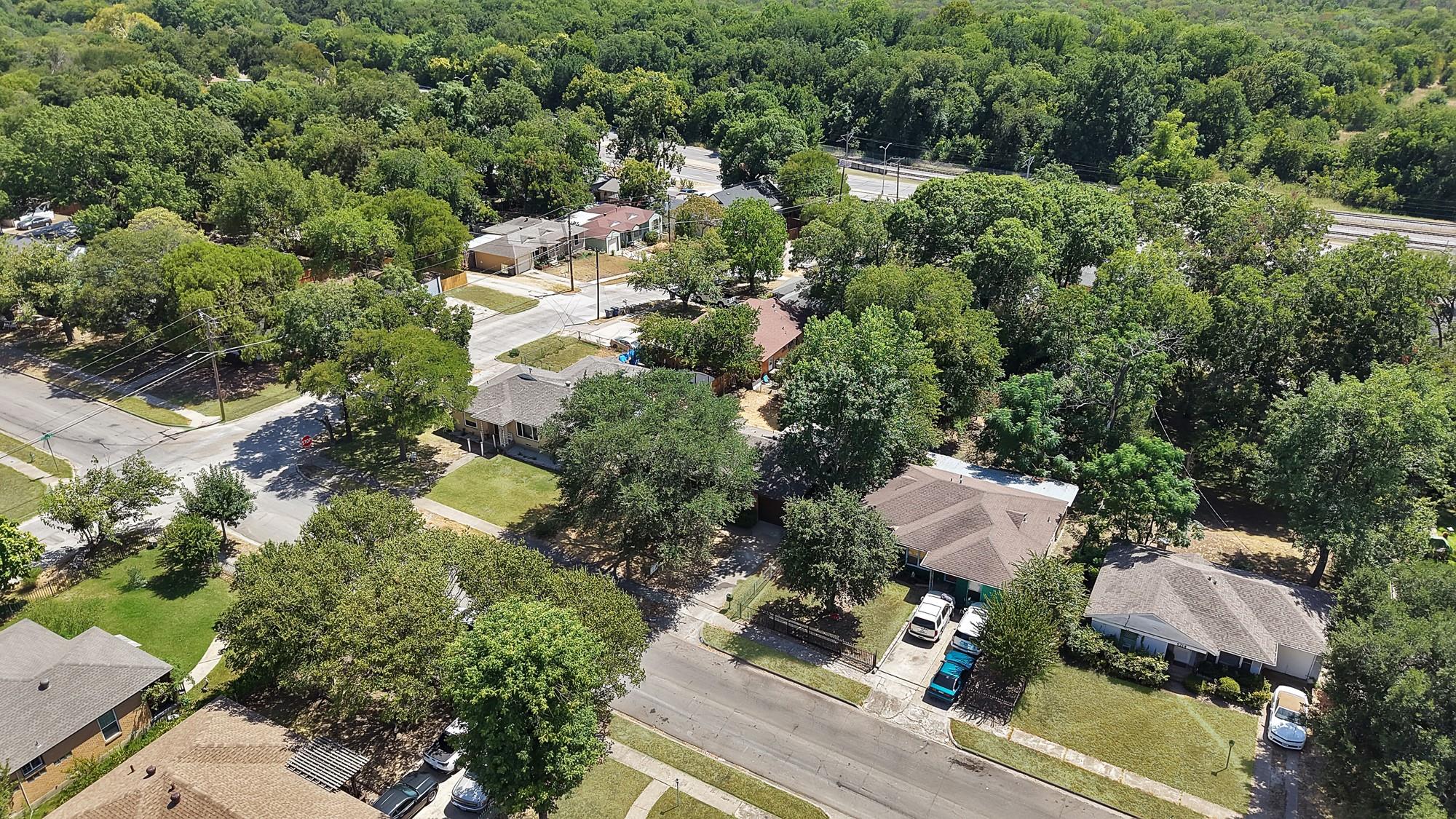 main property photo 37