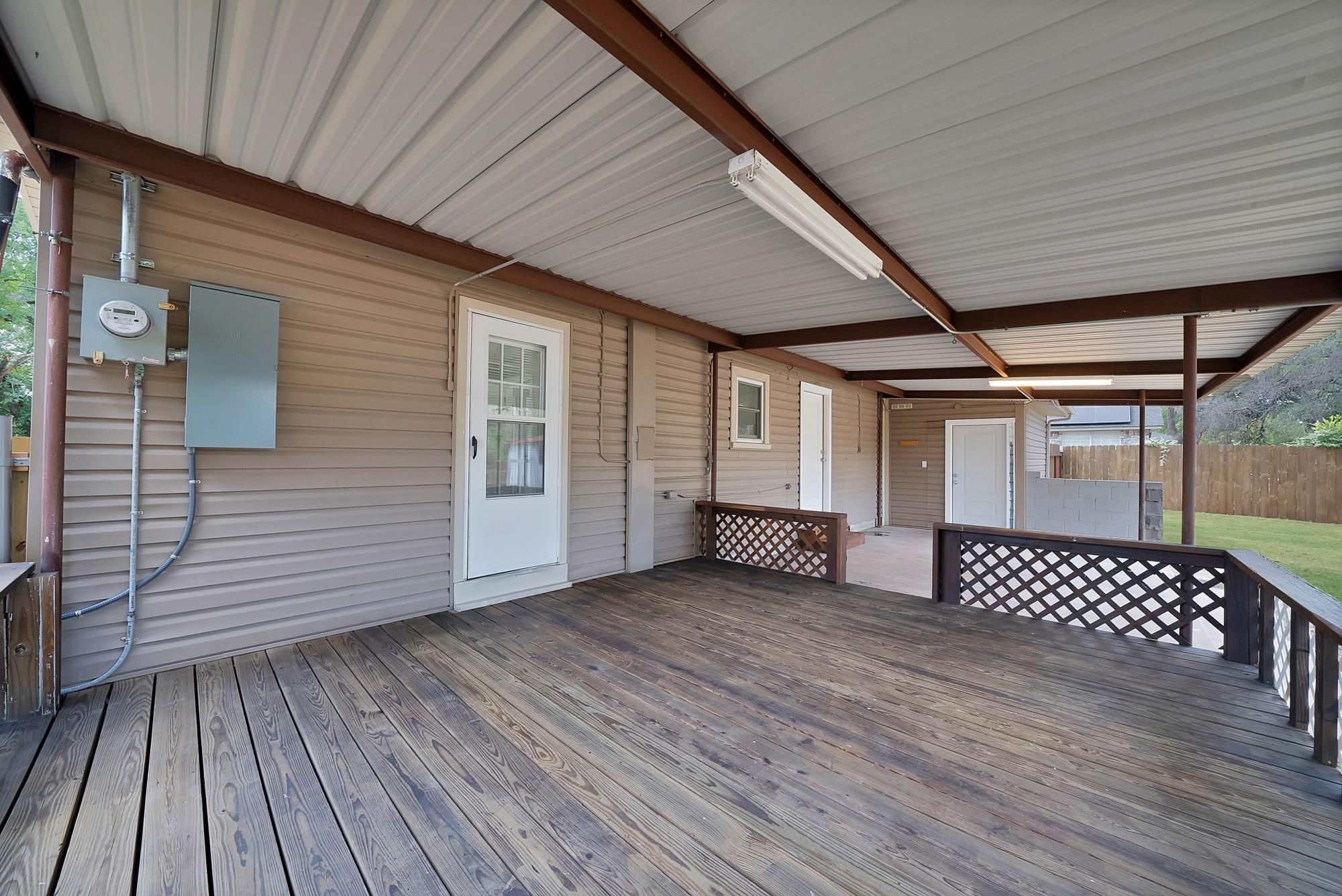 main property photo 28