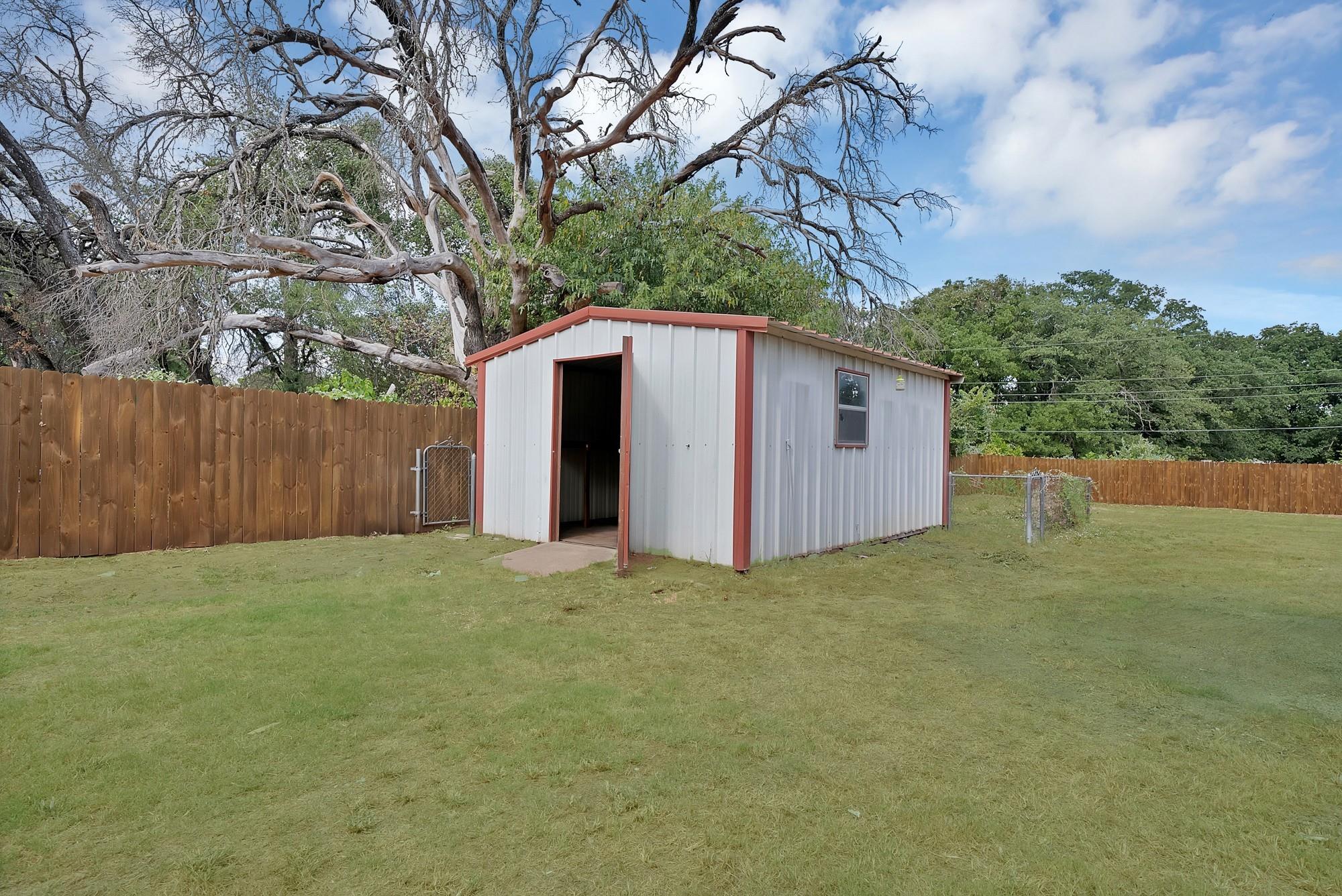 main property photo 29
