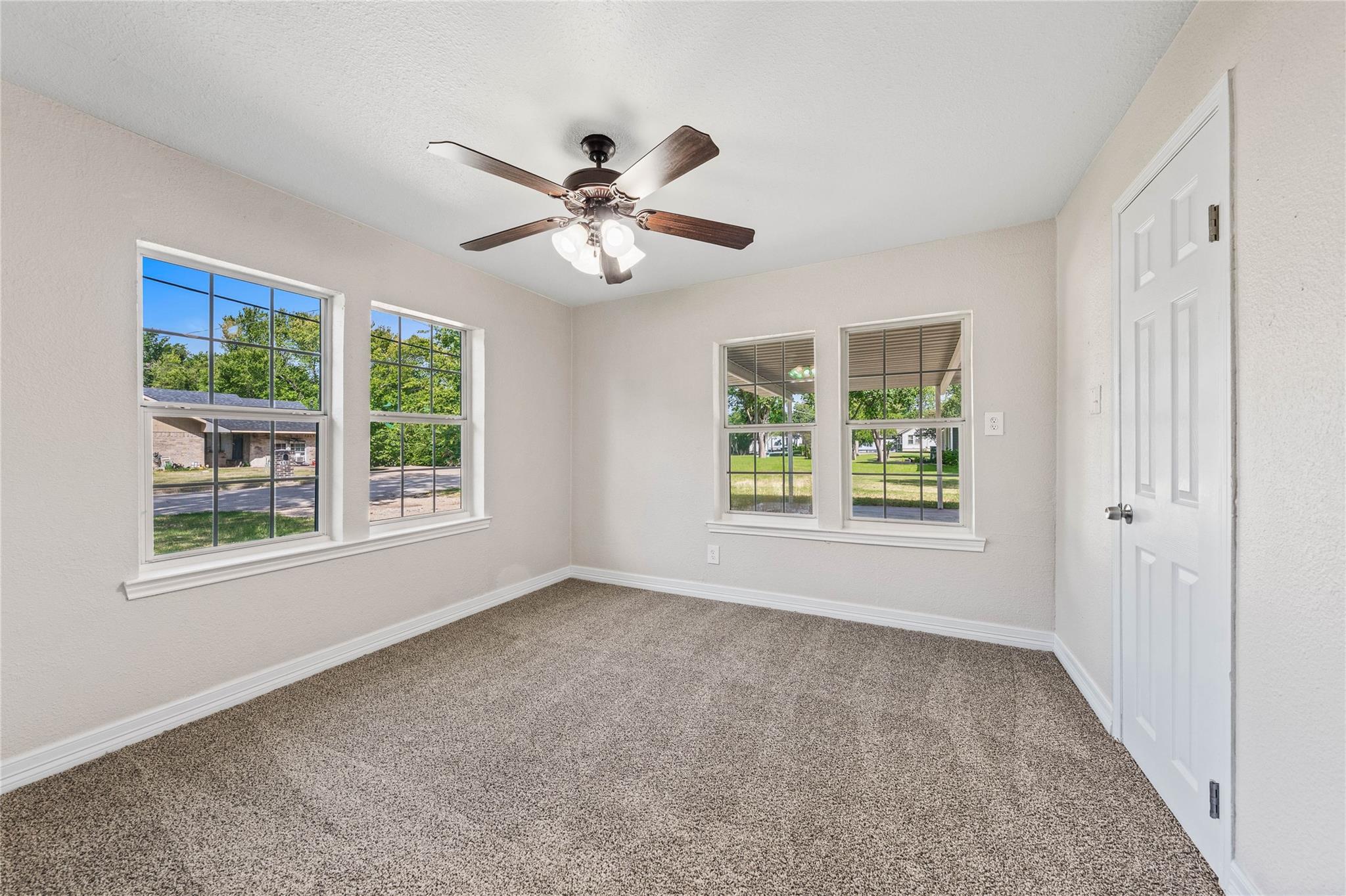 property viewer photo 15