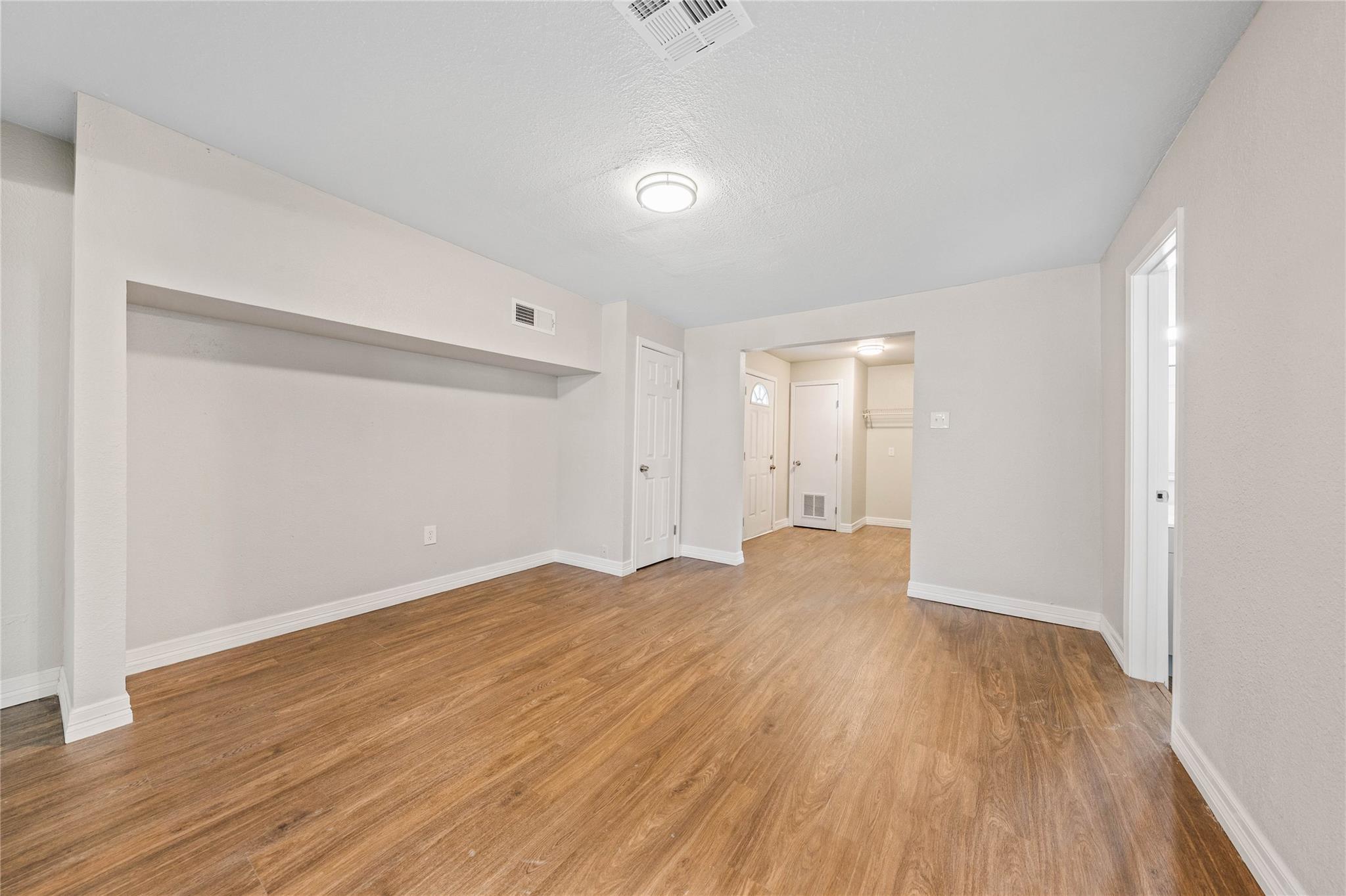 property viewer photo 17