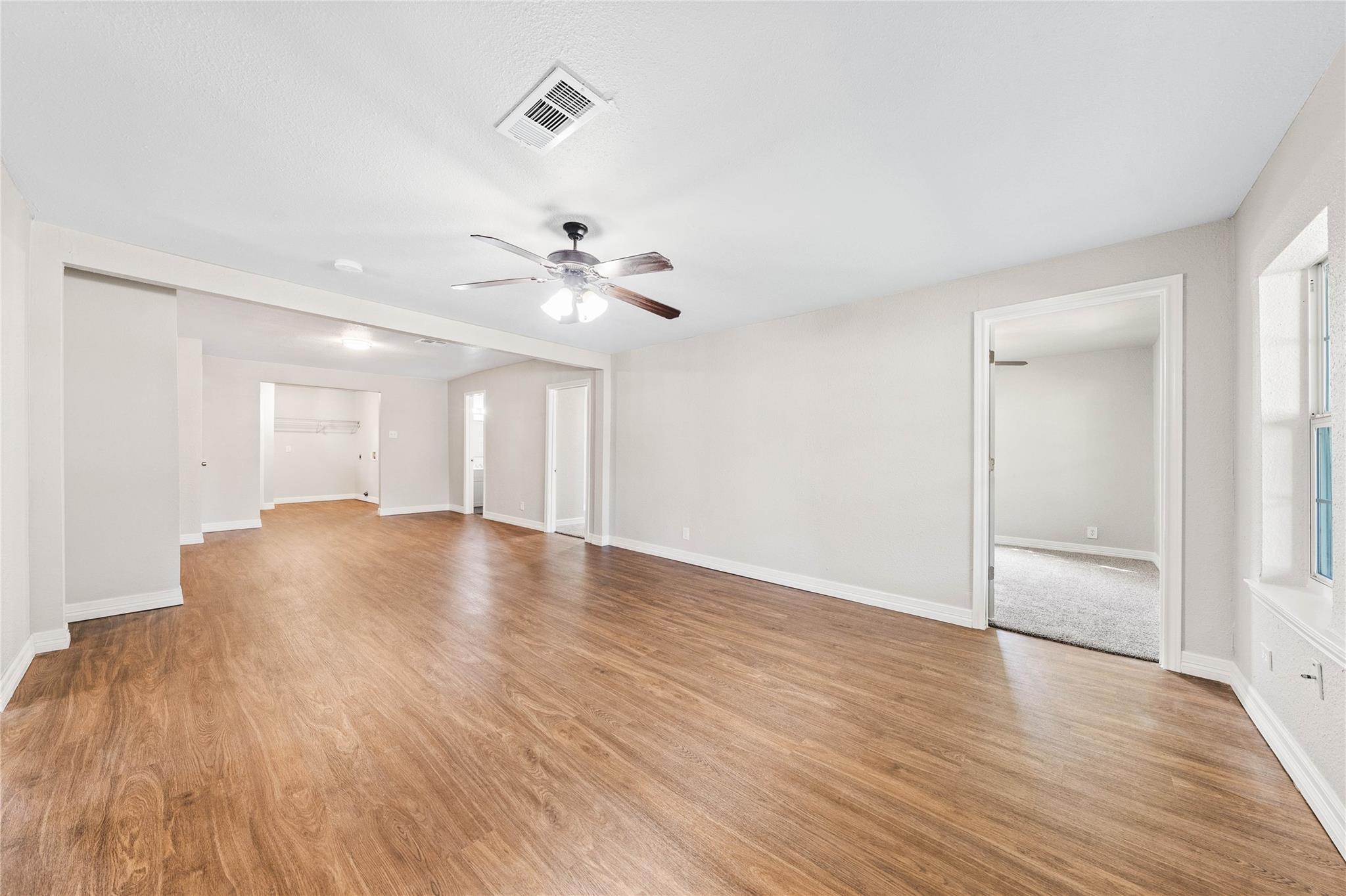 property viewer photo 3