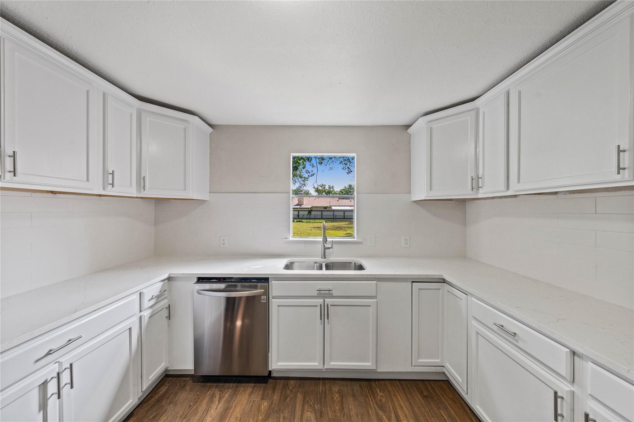 property viewer photo 8