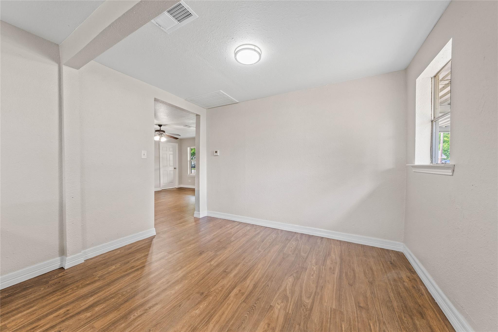 property viewer photo 9