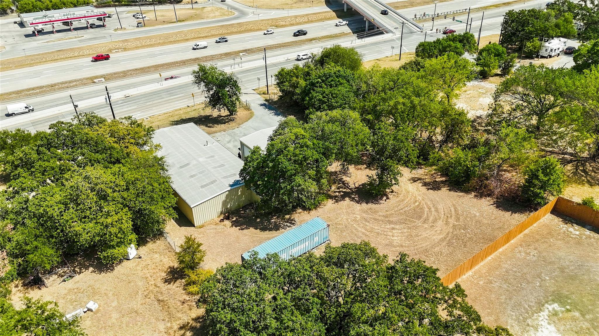 main property photo 16
