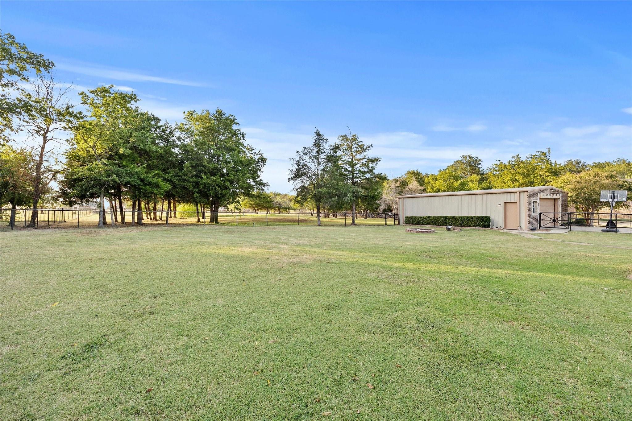 main property photo 10