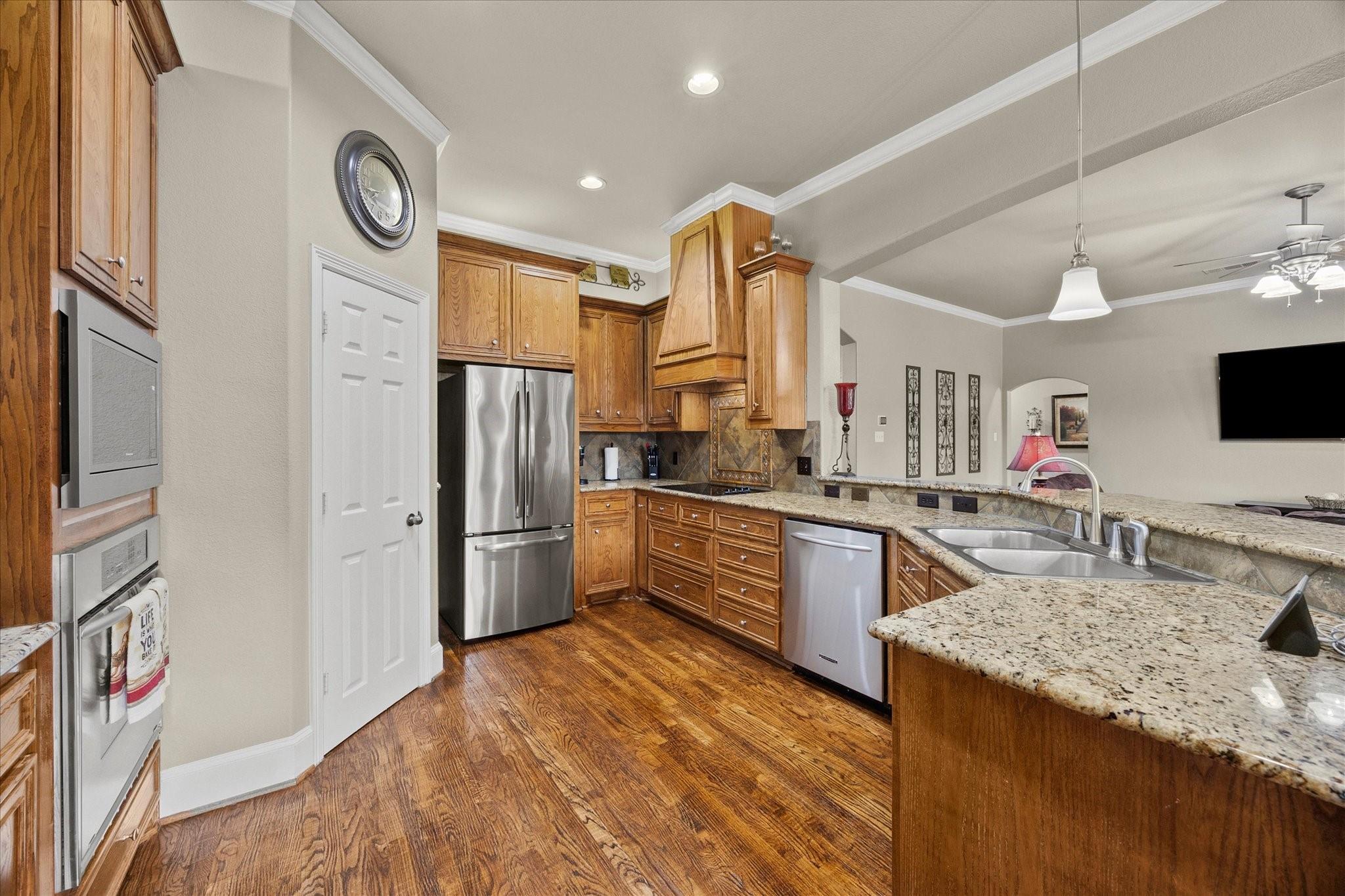 main property photo 33