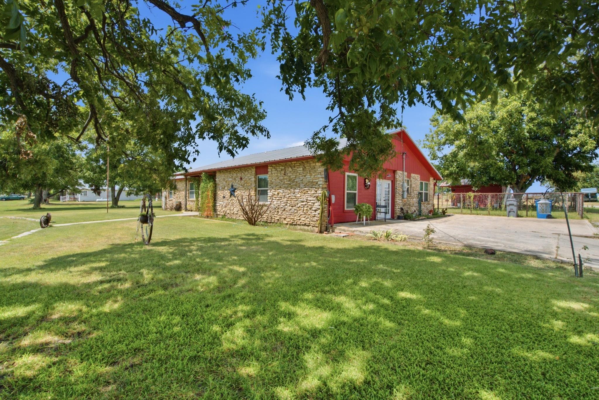 main property photo 3
