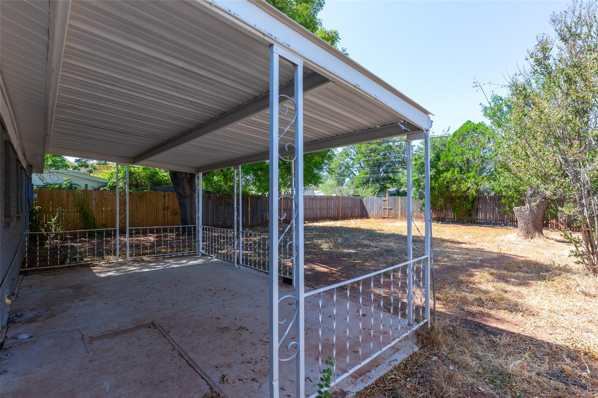 main property photo 27
