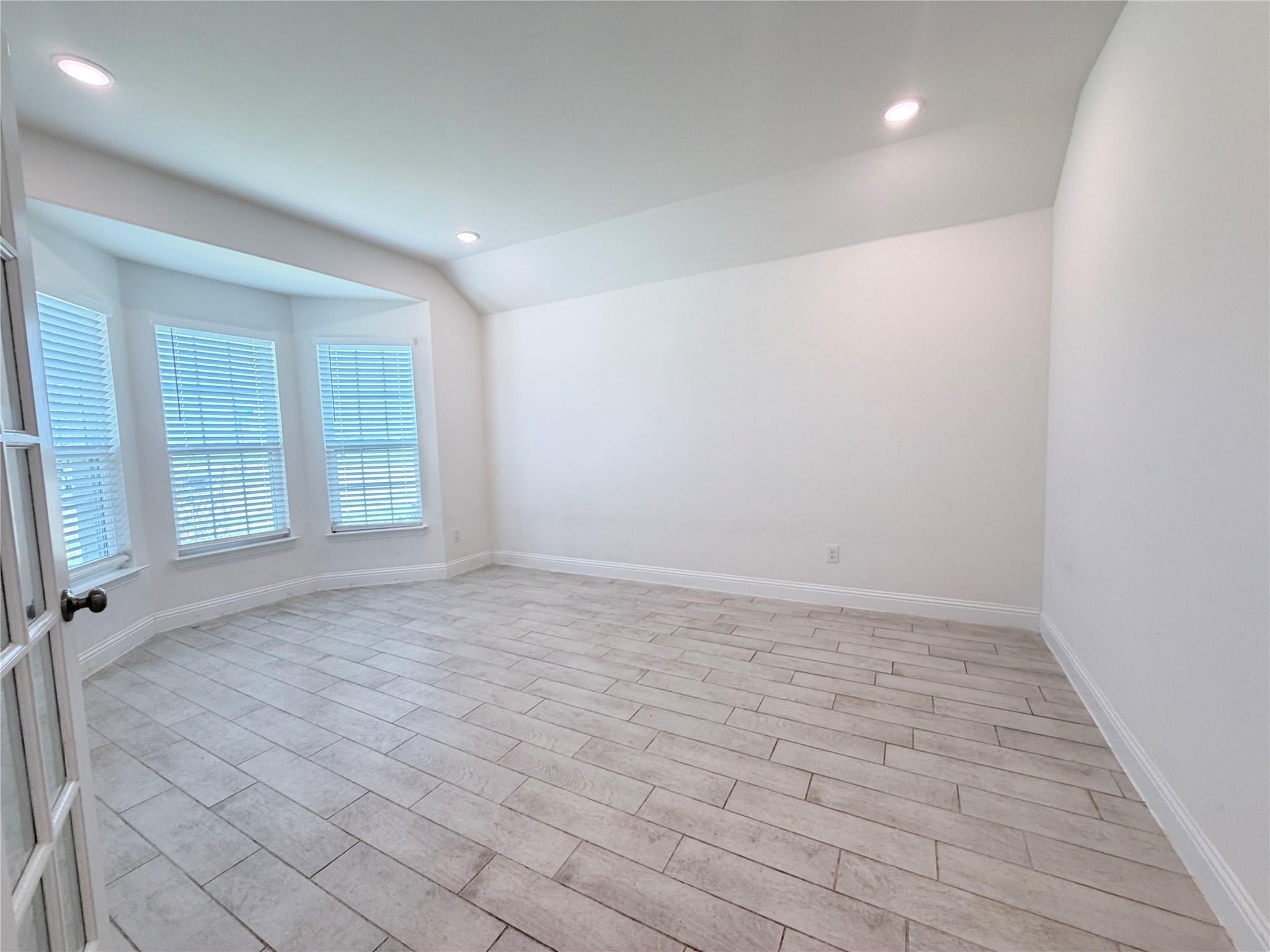property viewer photo 4