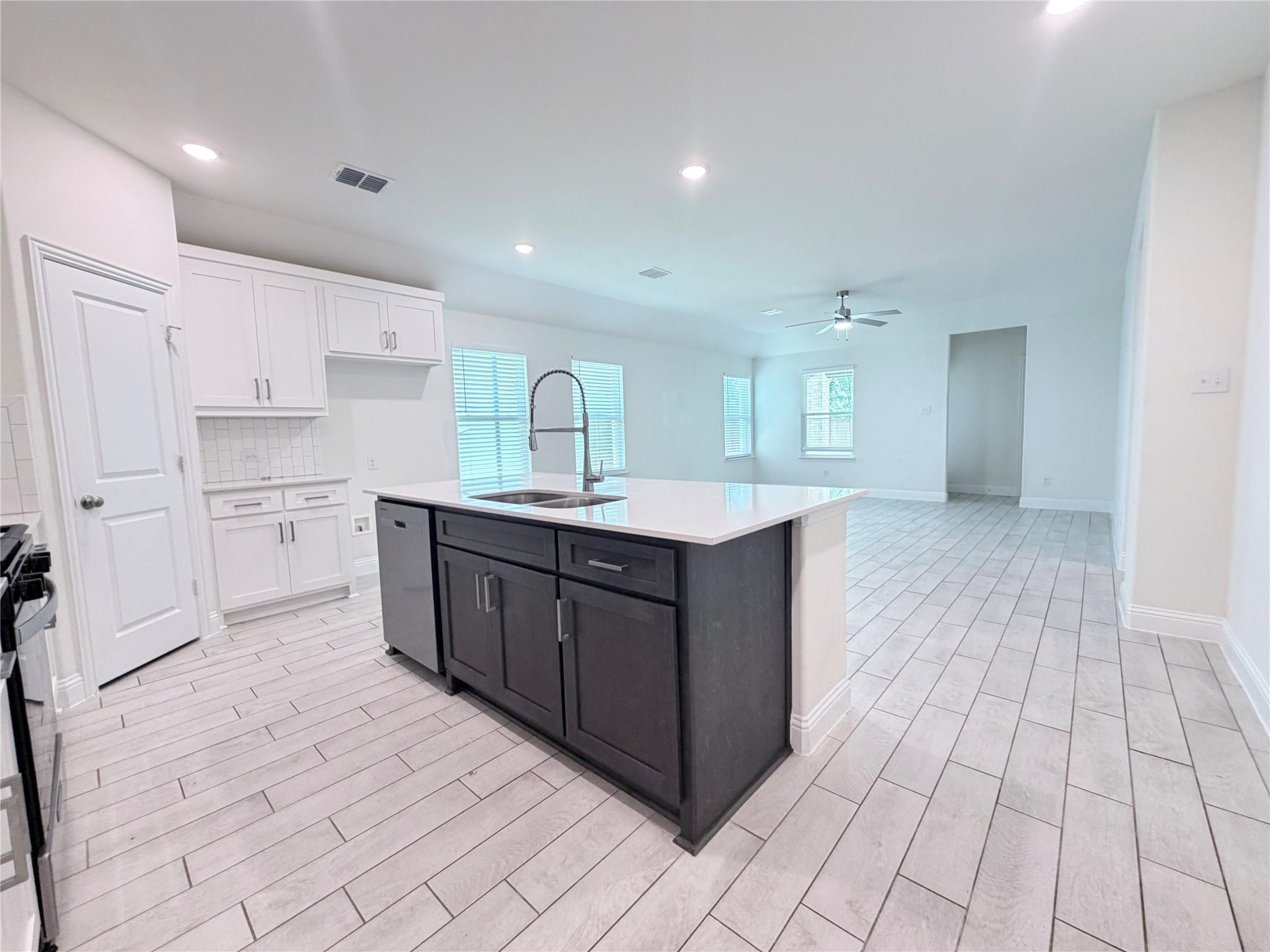 property viewer photo 7