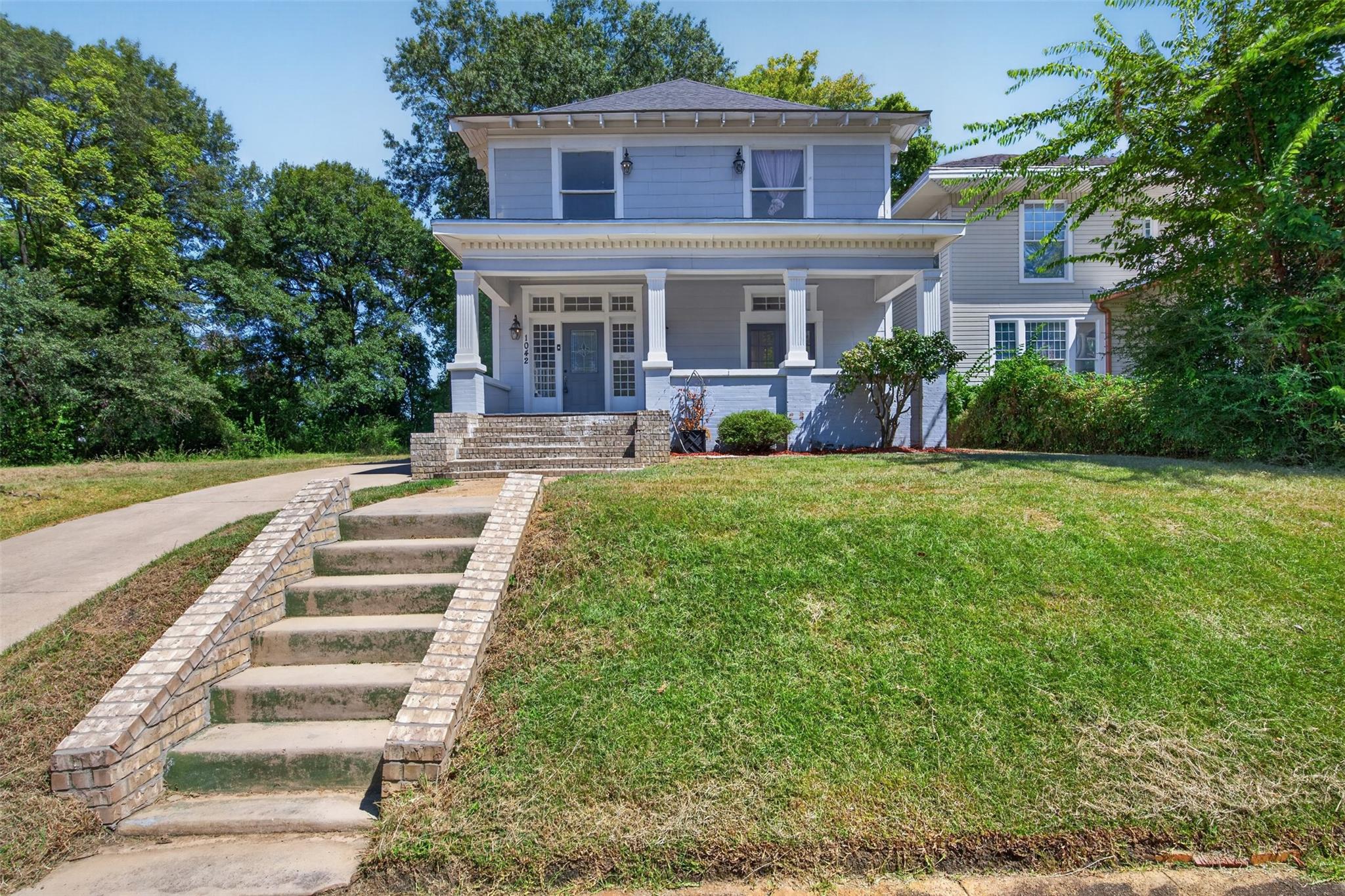 main property photo 0