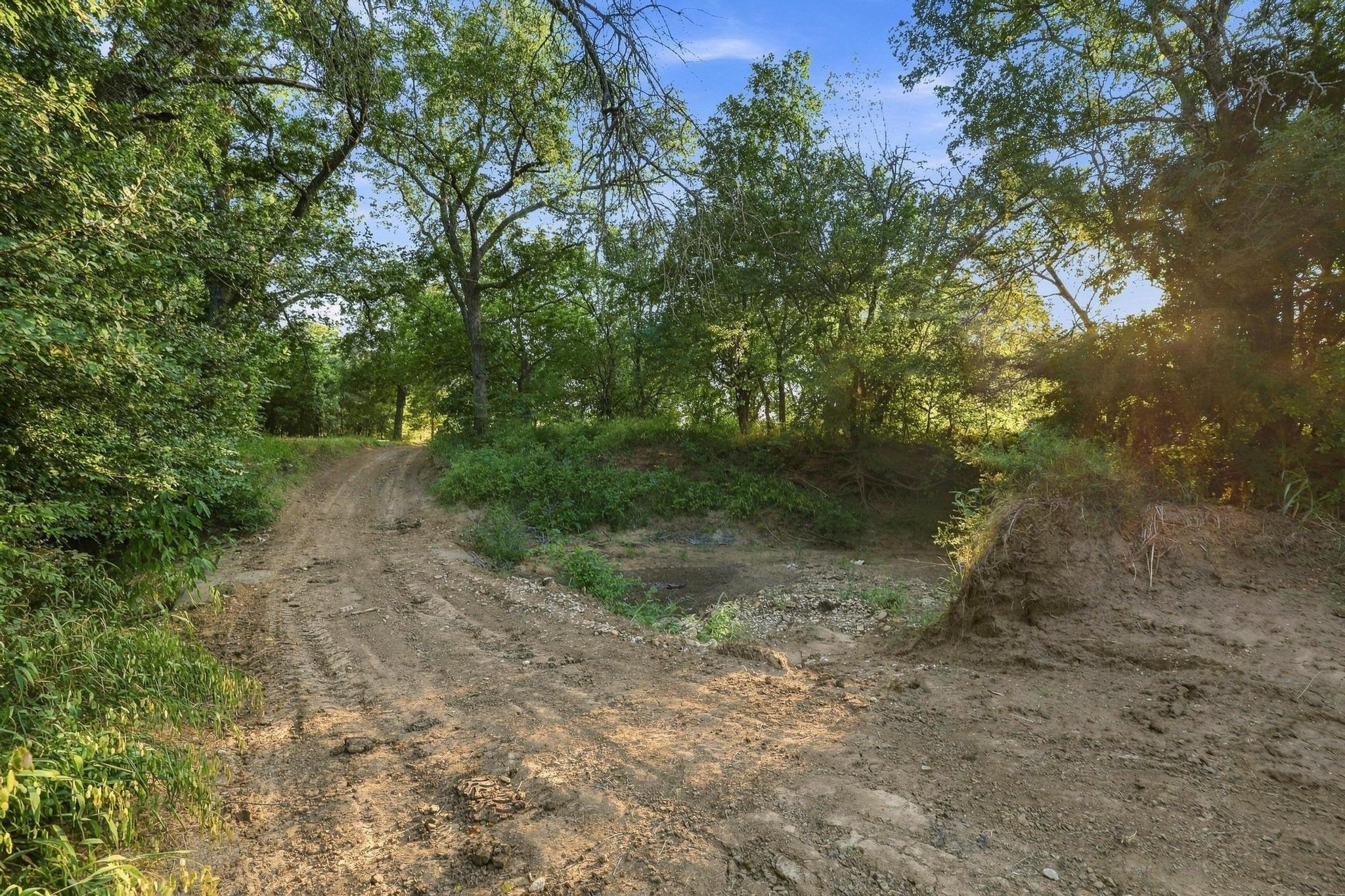 main property photo 12