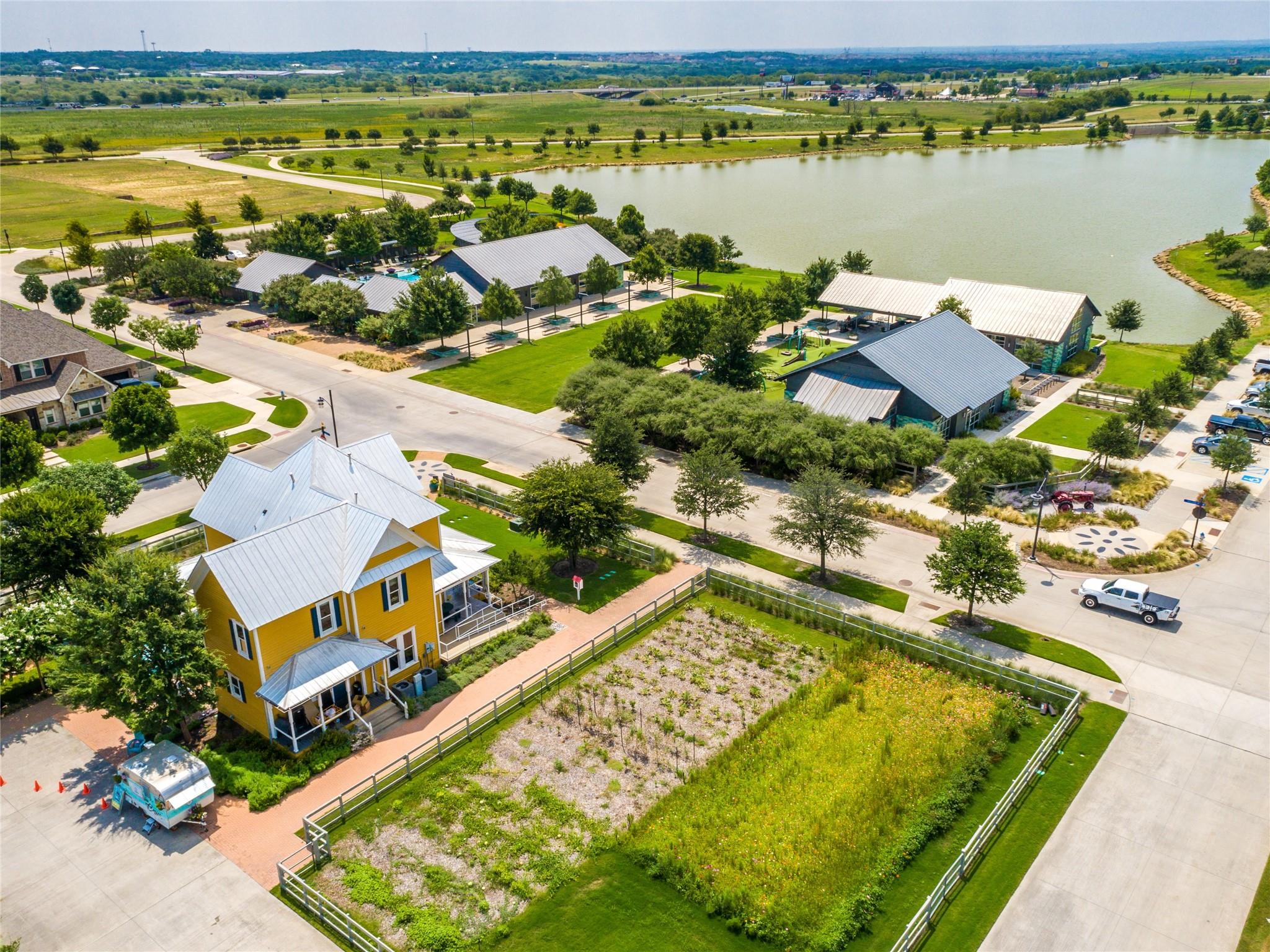 main property photo 30
