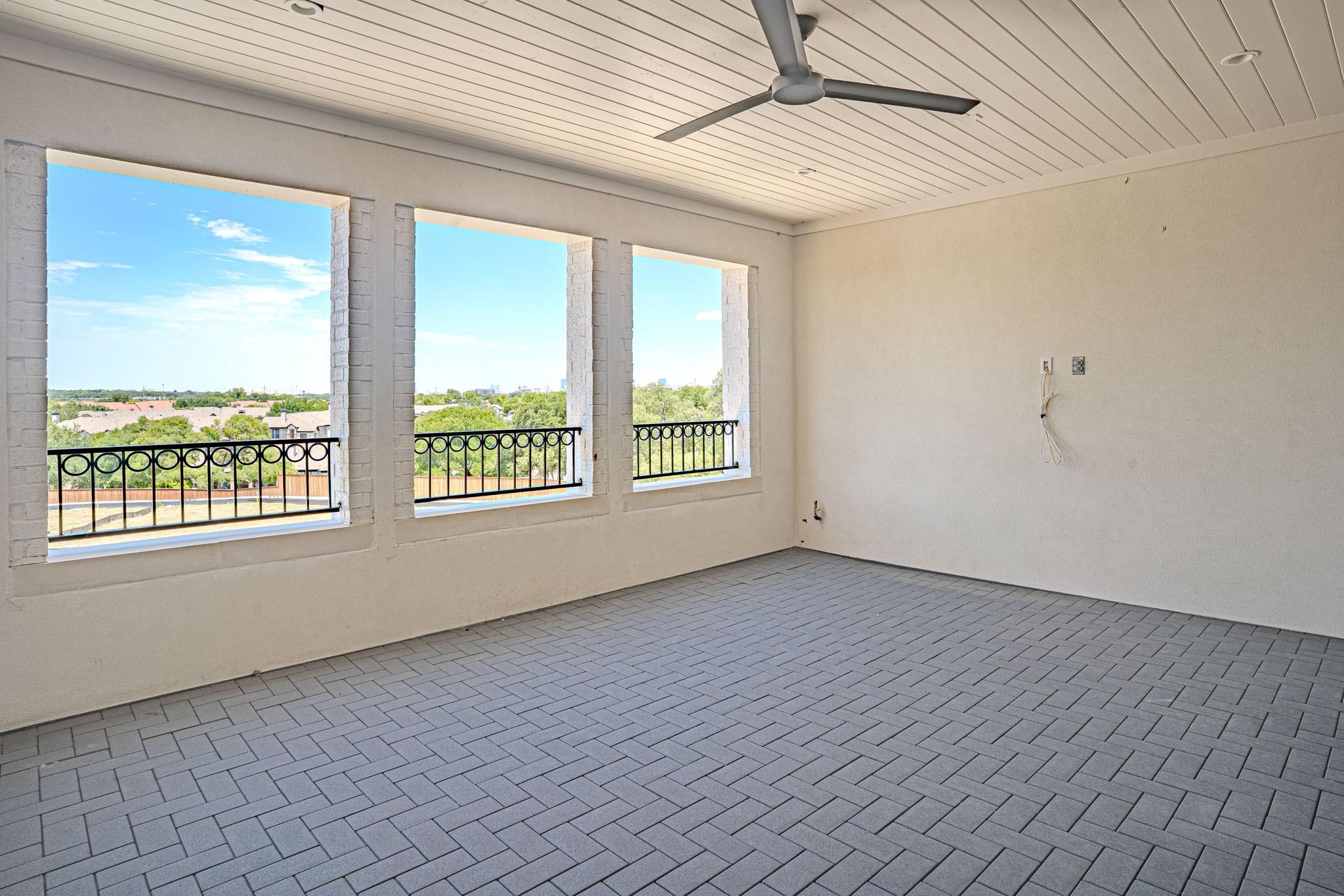 main property photo 9