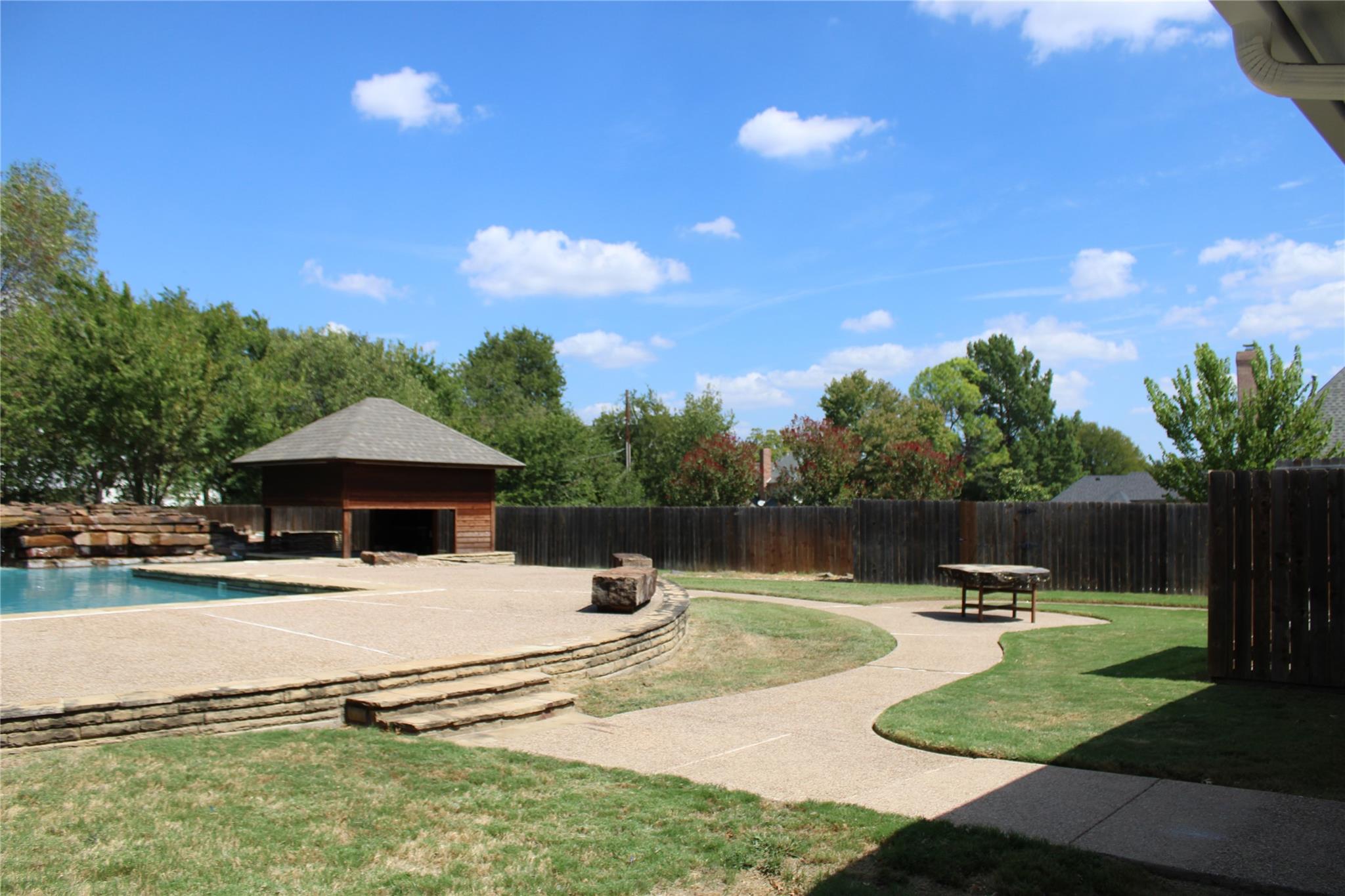 main property photo 17