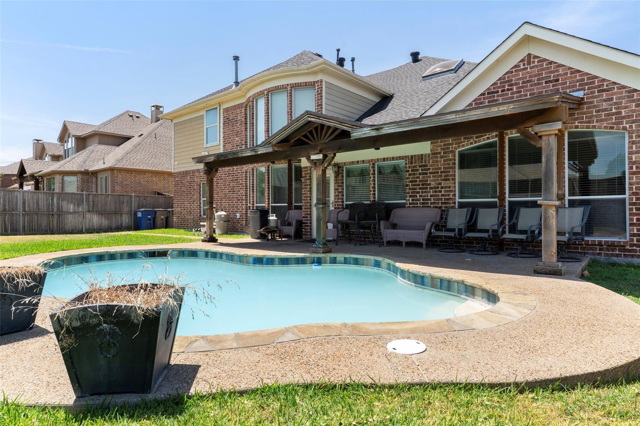 main property photo 33