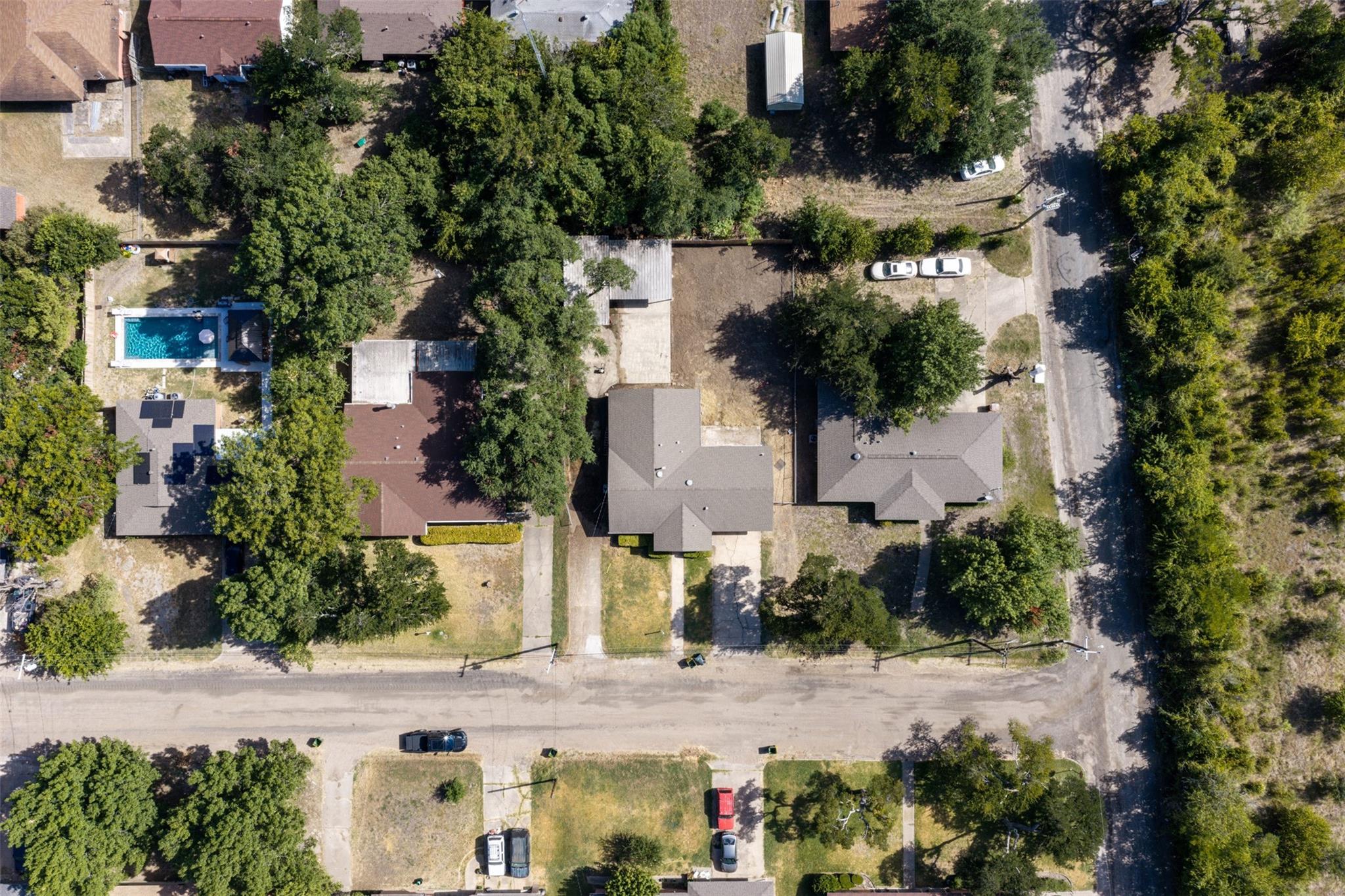 main property photo 32