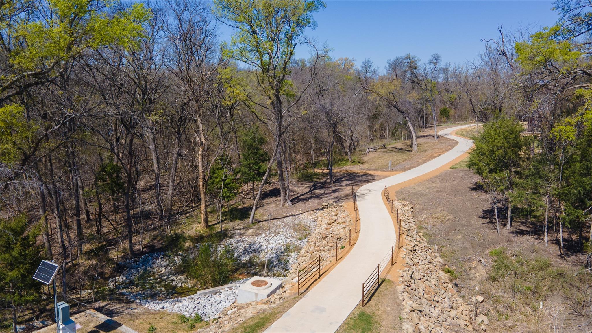 main property photo 31