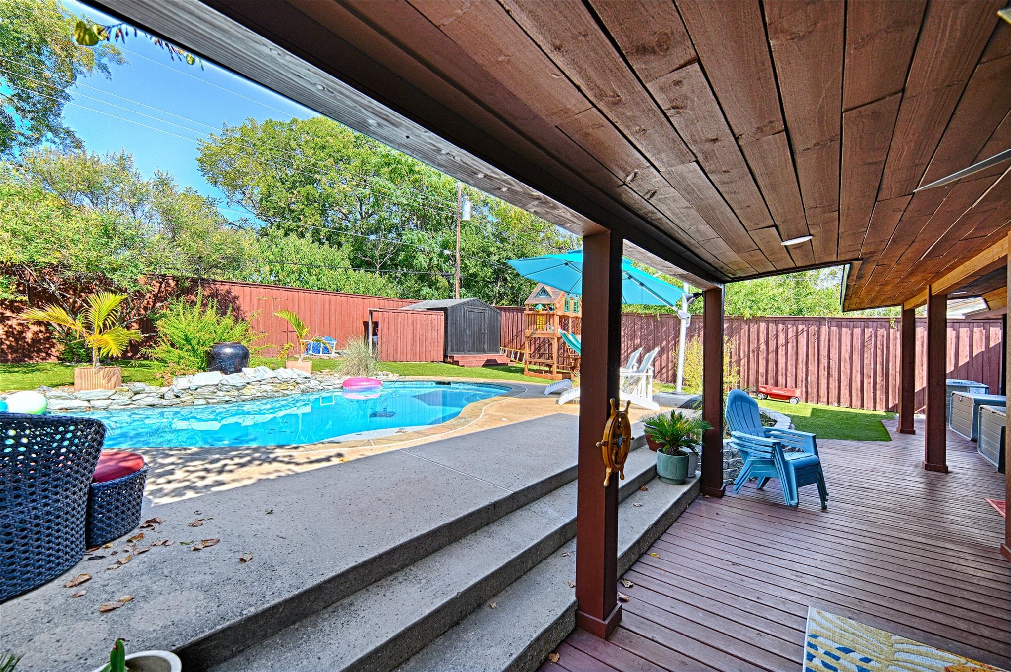 main property photo 22