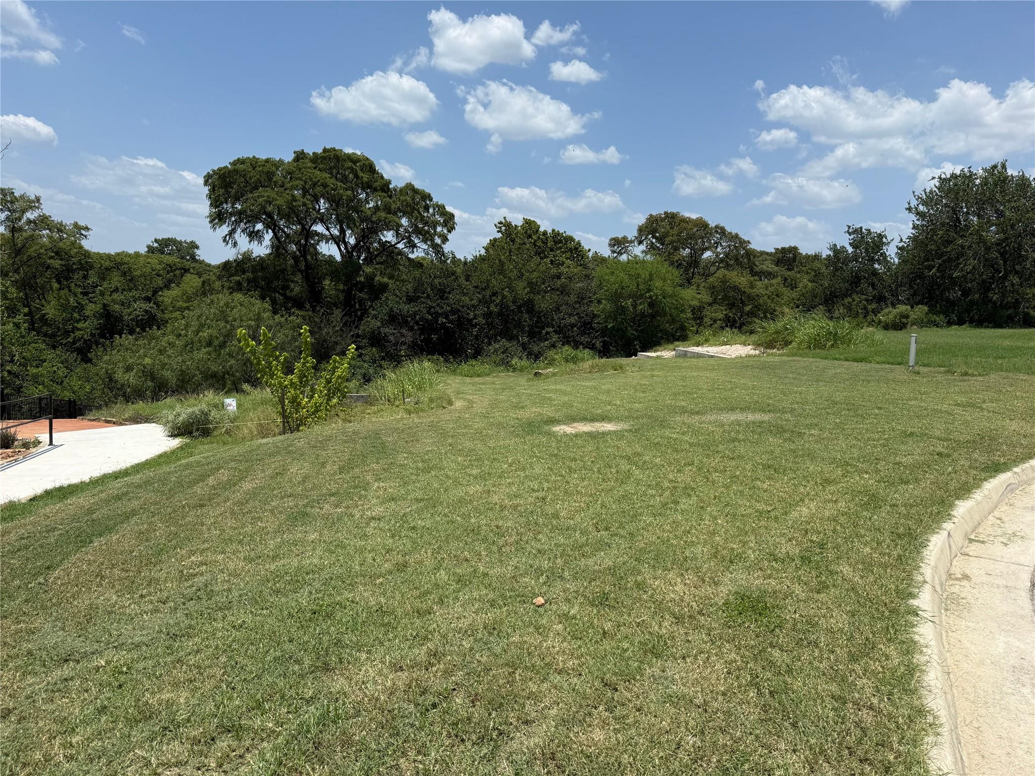 main property photo 31