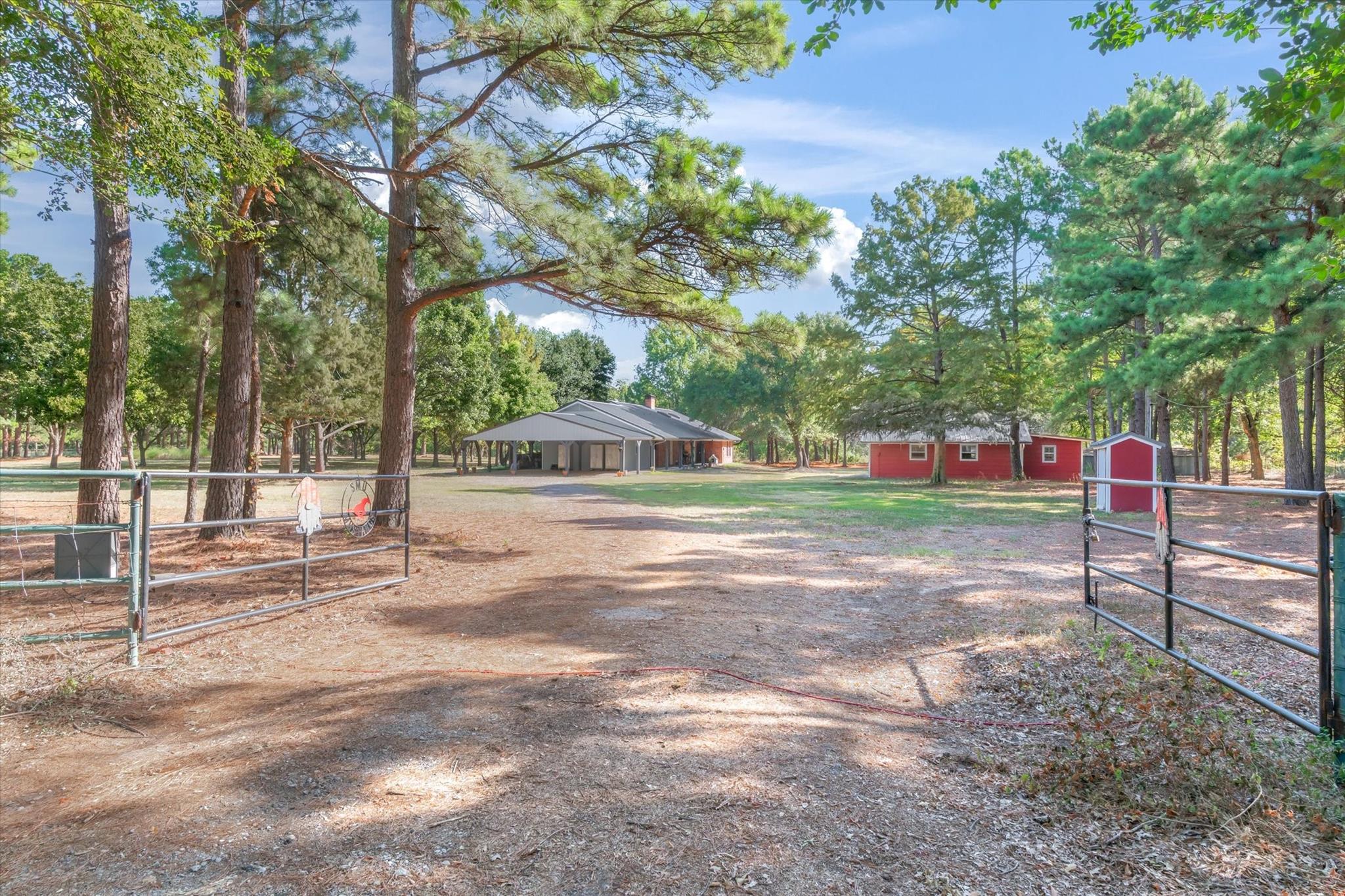 main property photo 5