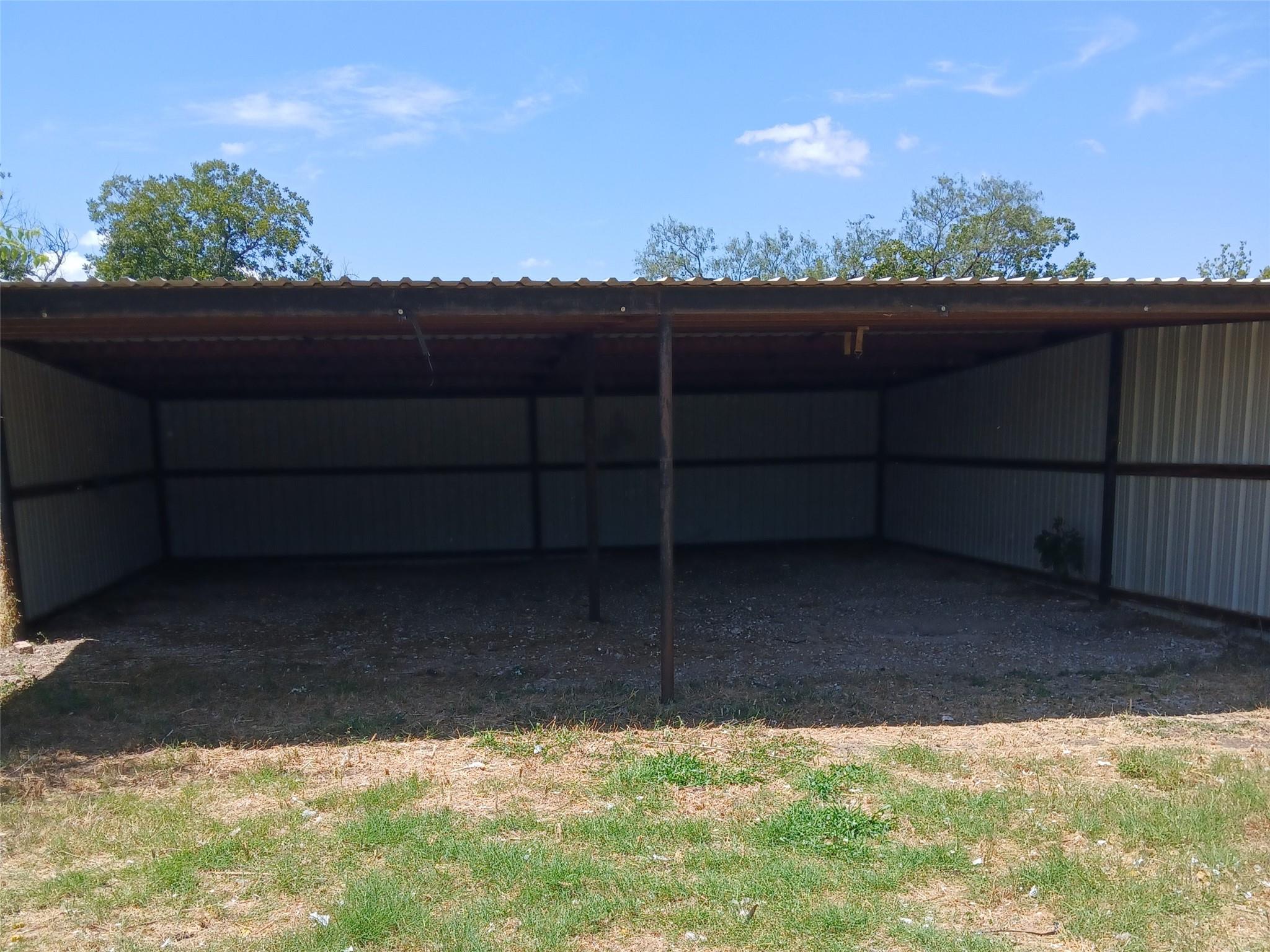 main property photo 11