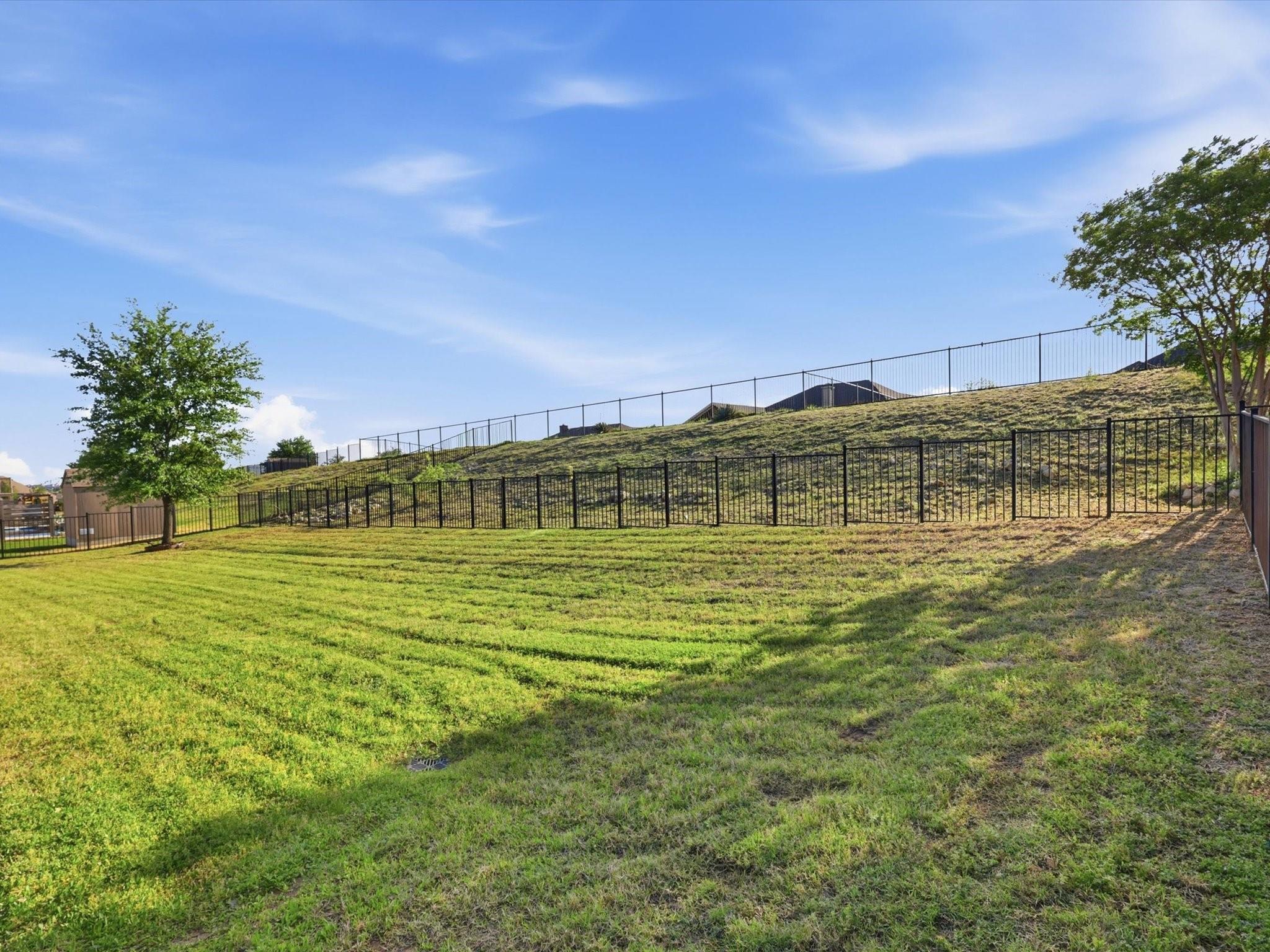 main property photo 29