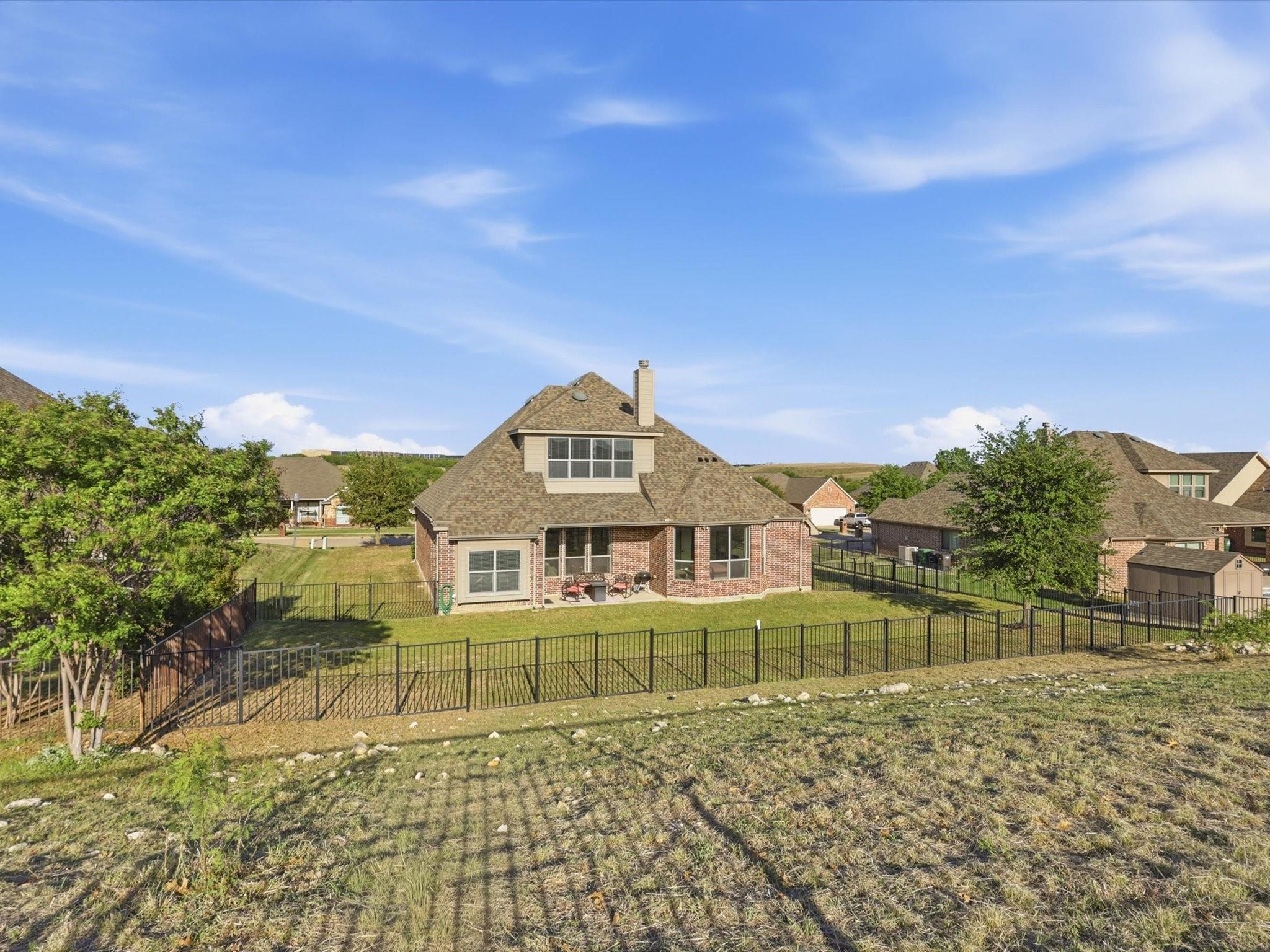 main property photo 30