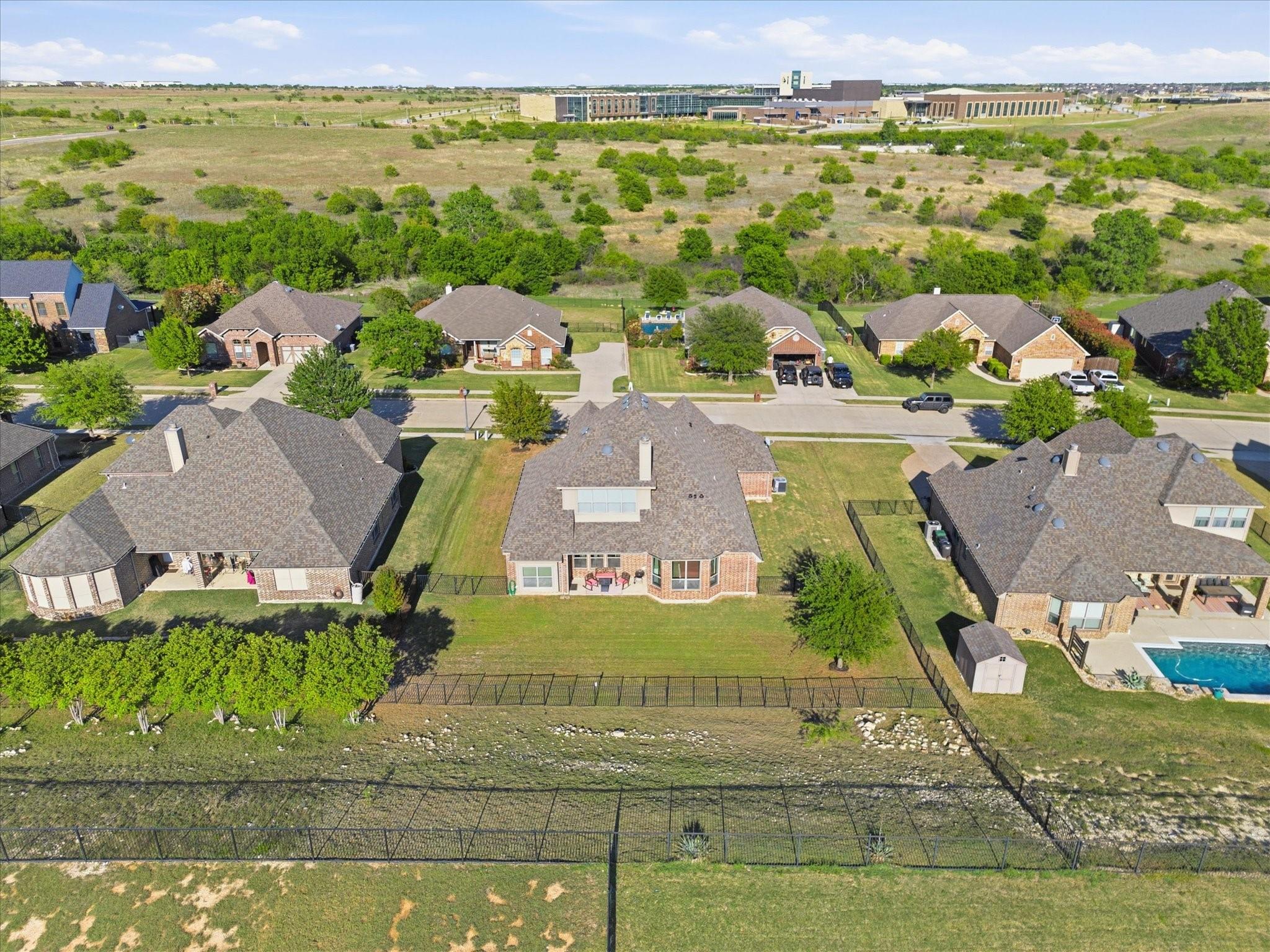 main property photo 33