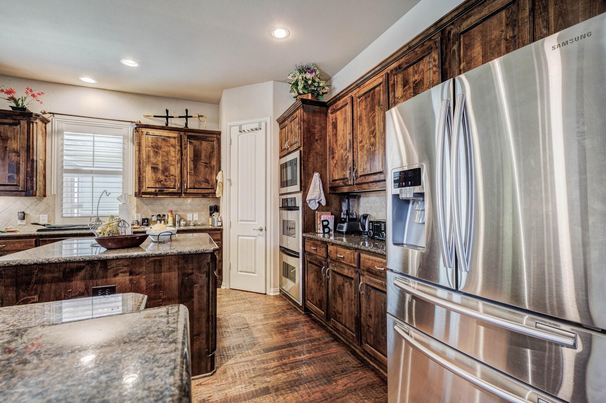 main property photo 16
