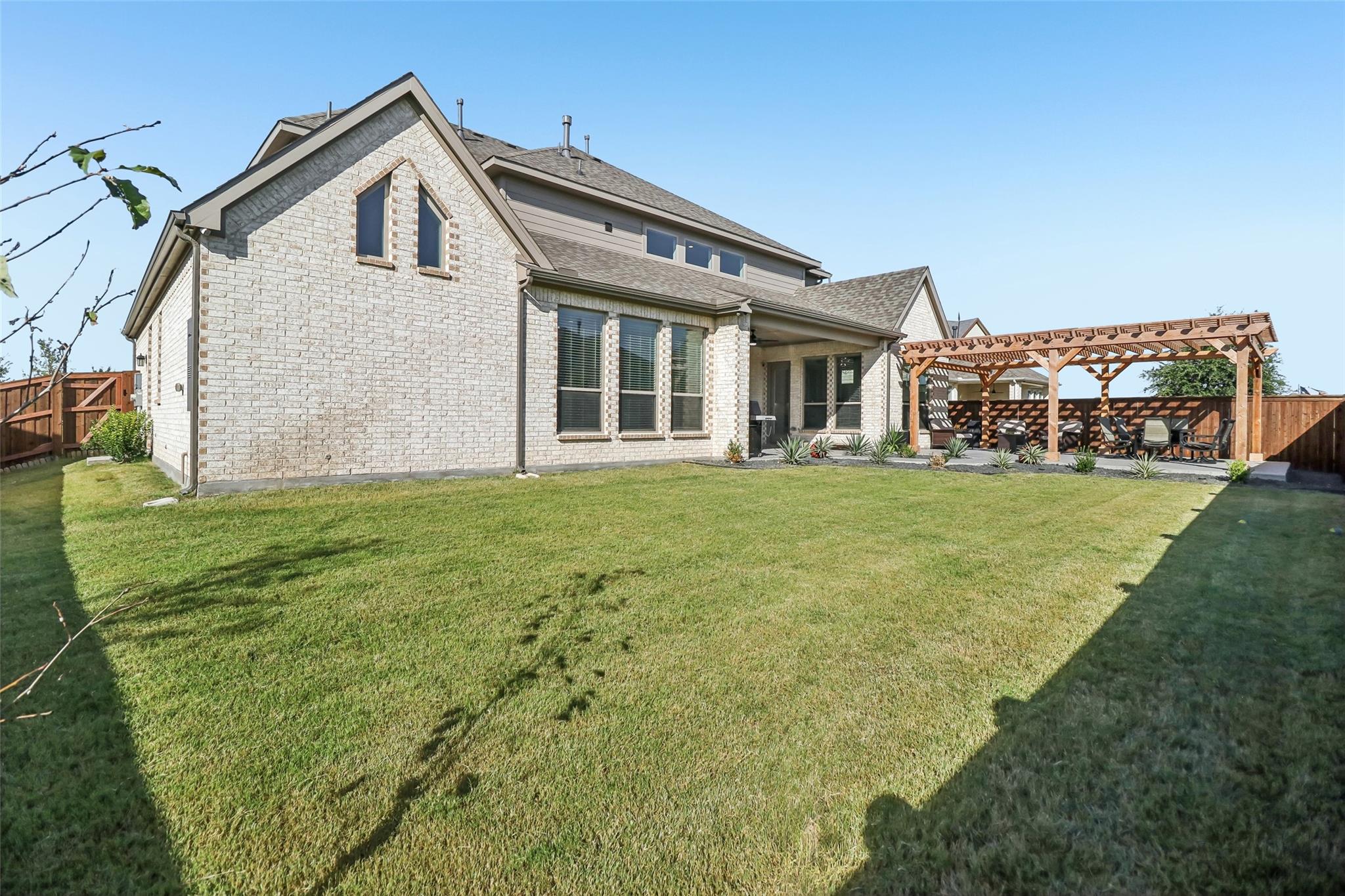main property photo 27