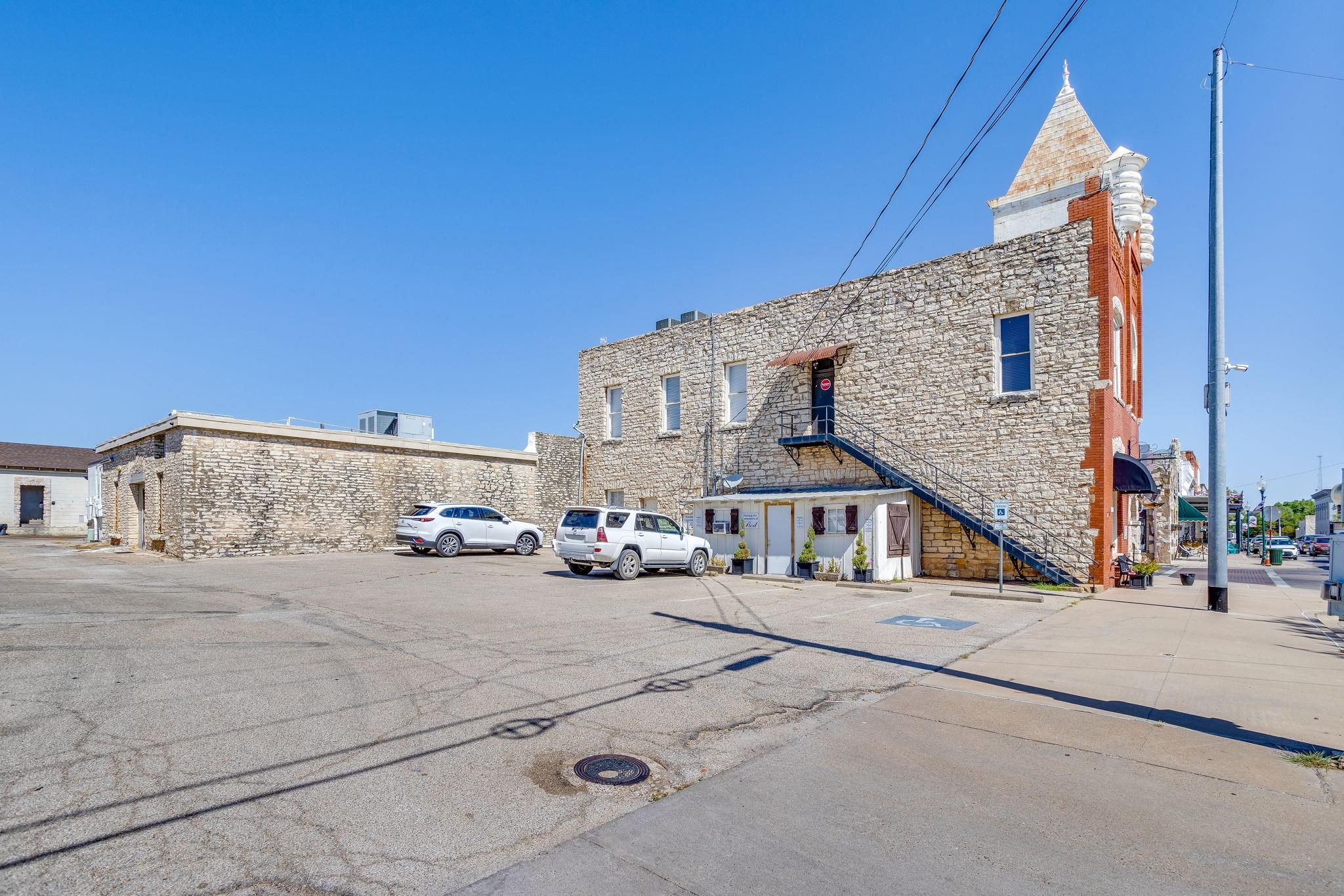 main property photo 33