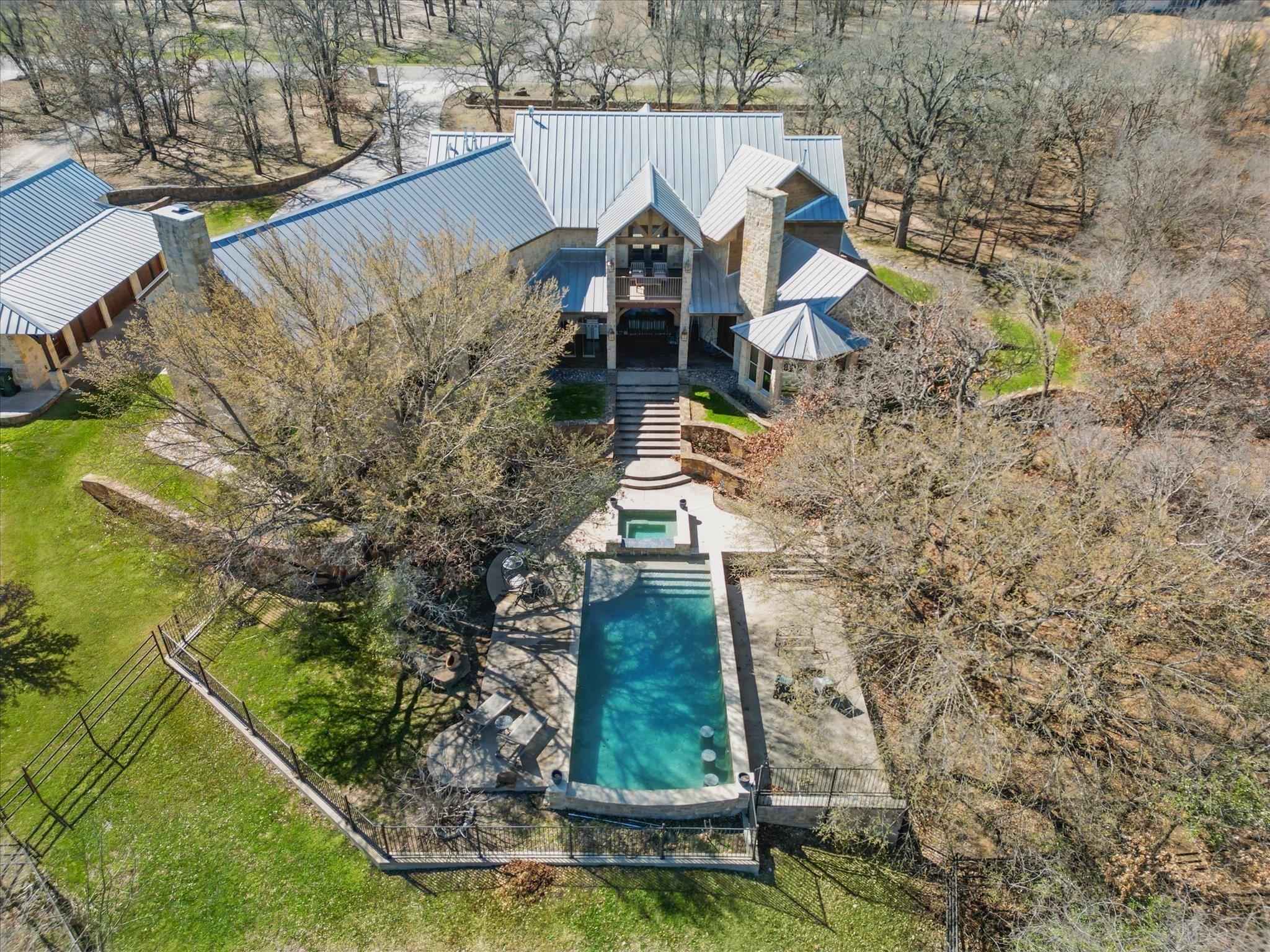main property photo 33